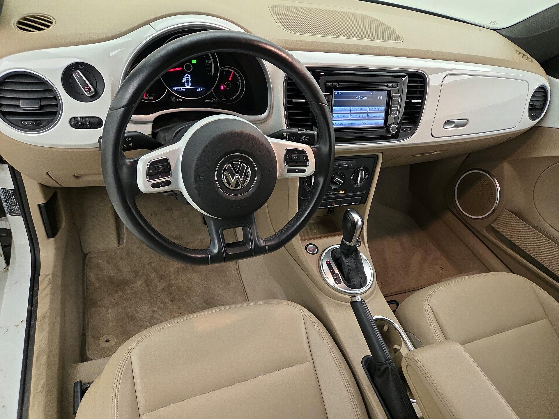 Thumbnail: 2014 Volkswagen Beetle - 9