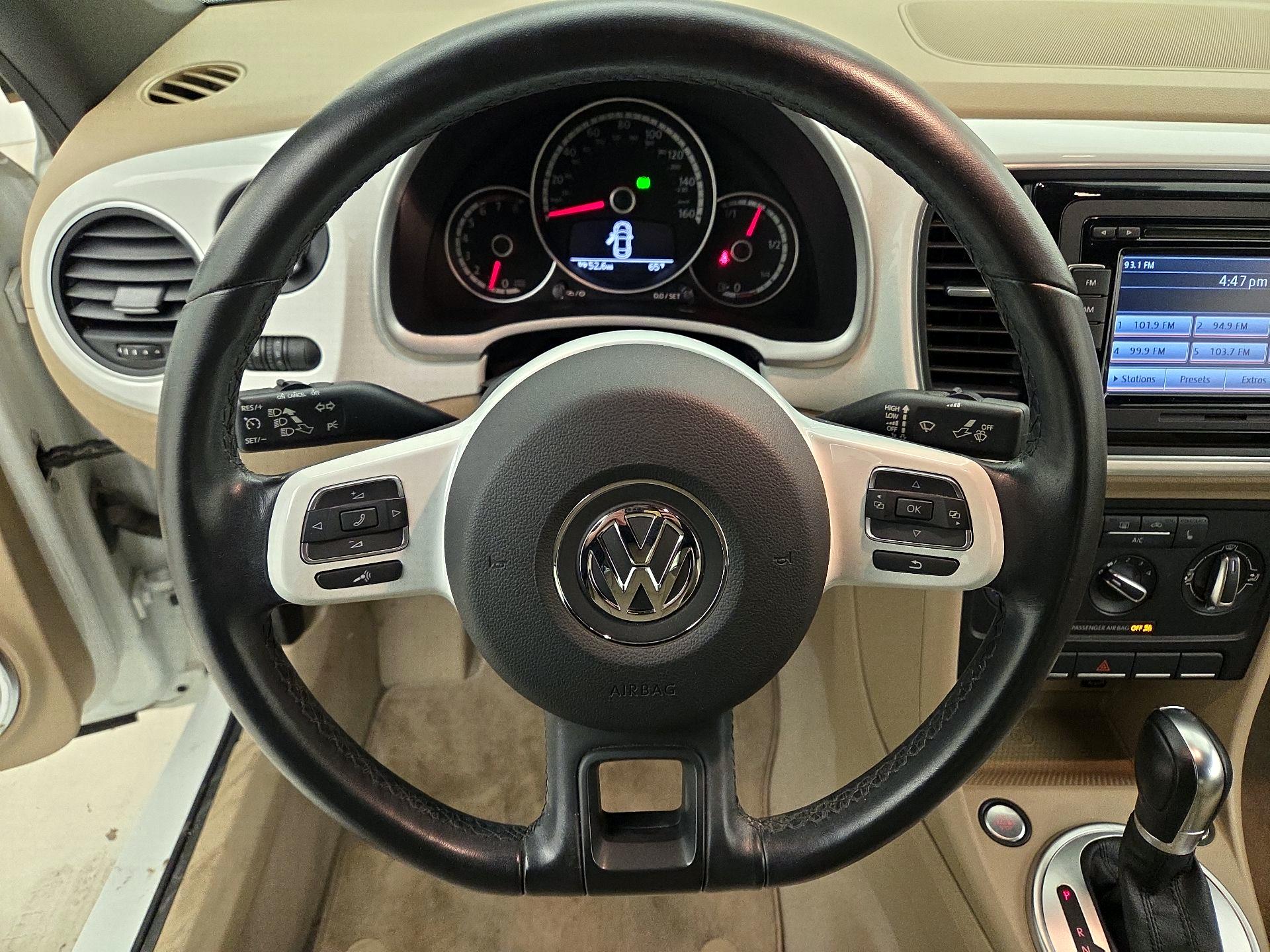 Thumbnail: 2014 Volkswagen Beetle - 10