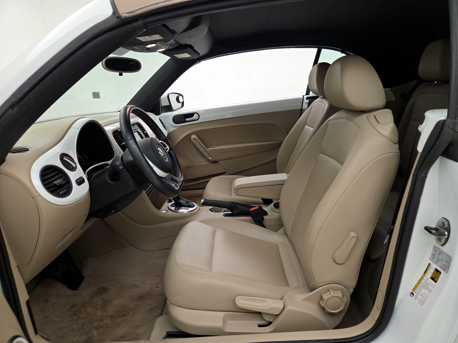 Thumbnail: 2014 Volkswagen Beetle - 11