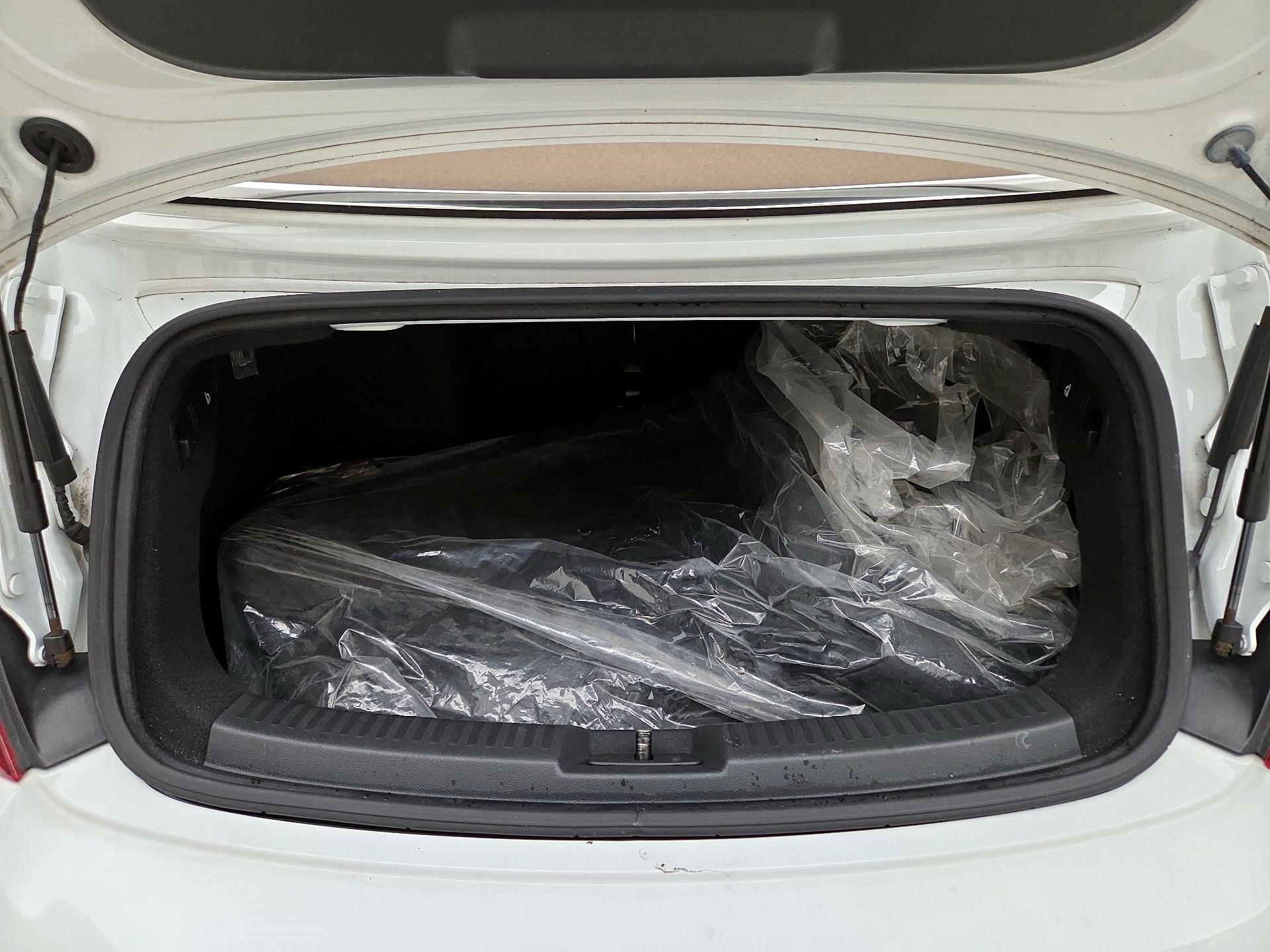 Thumbnail: 2014 Volkswagen Beetle - 18