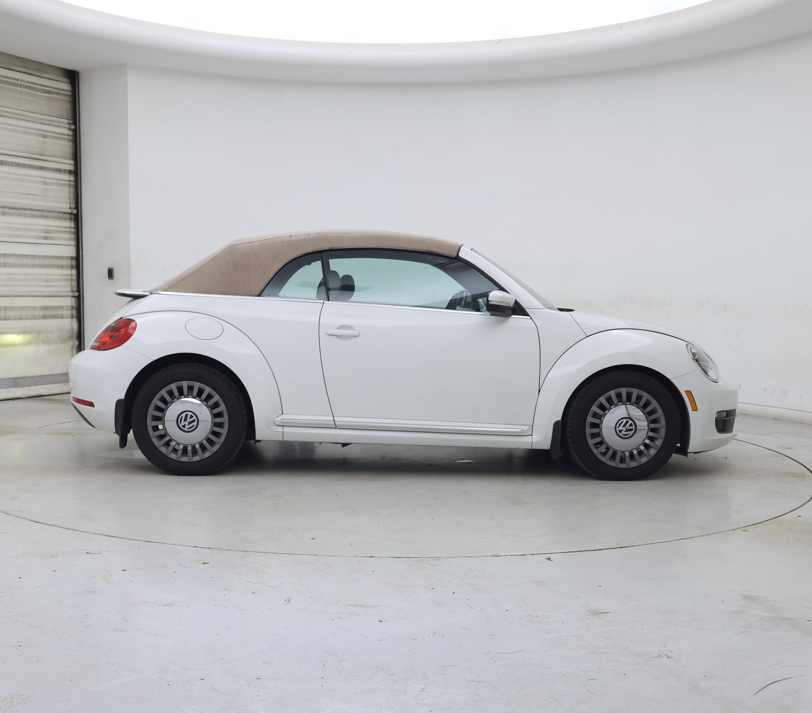 Thumbnail: 2014 Volkswagen Beetle - 7