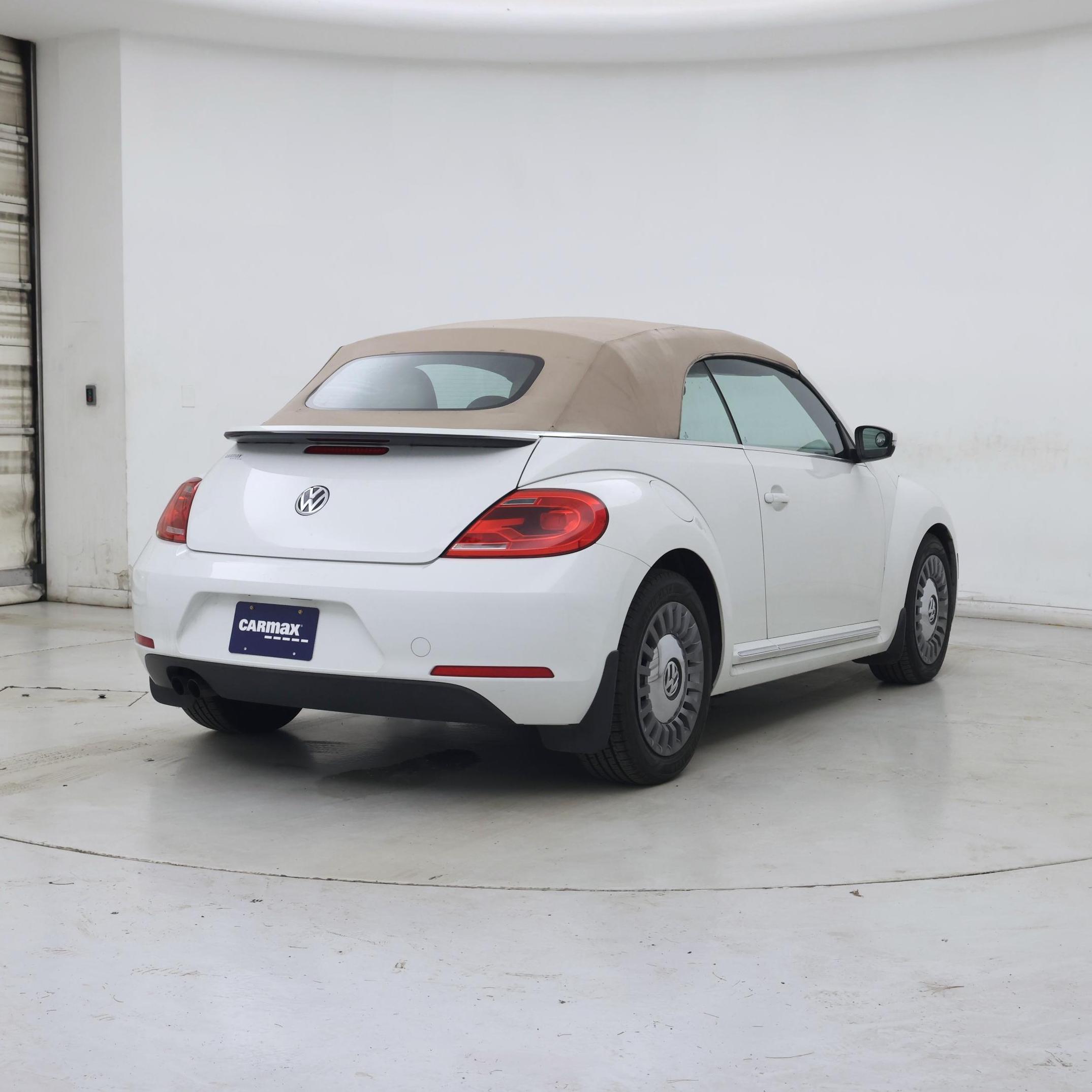 Thumbnail: 2014 Volkswagen Beetle - 8