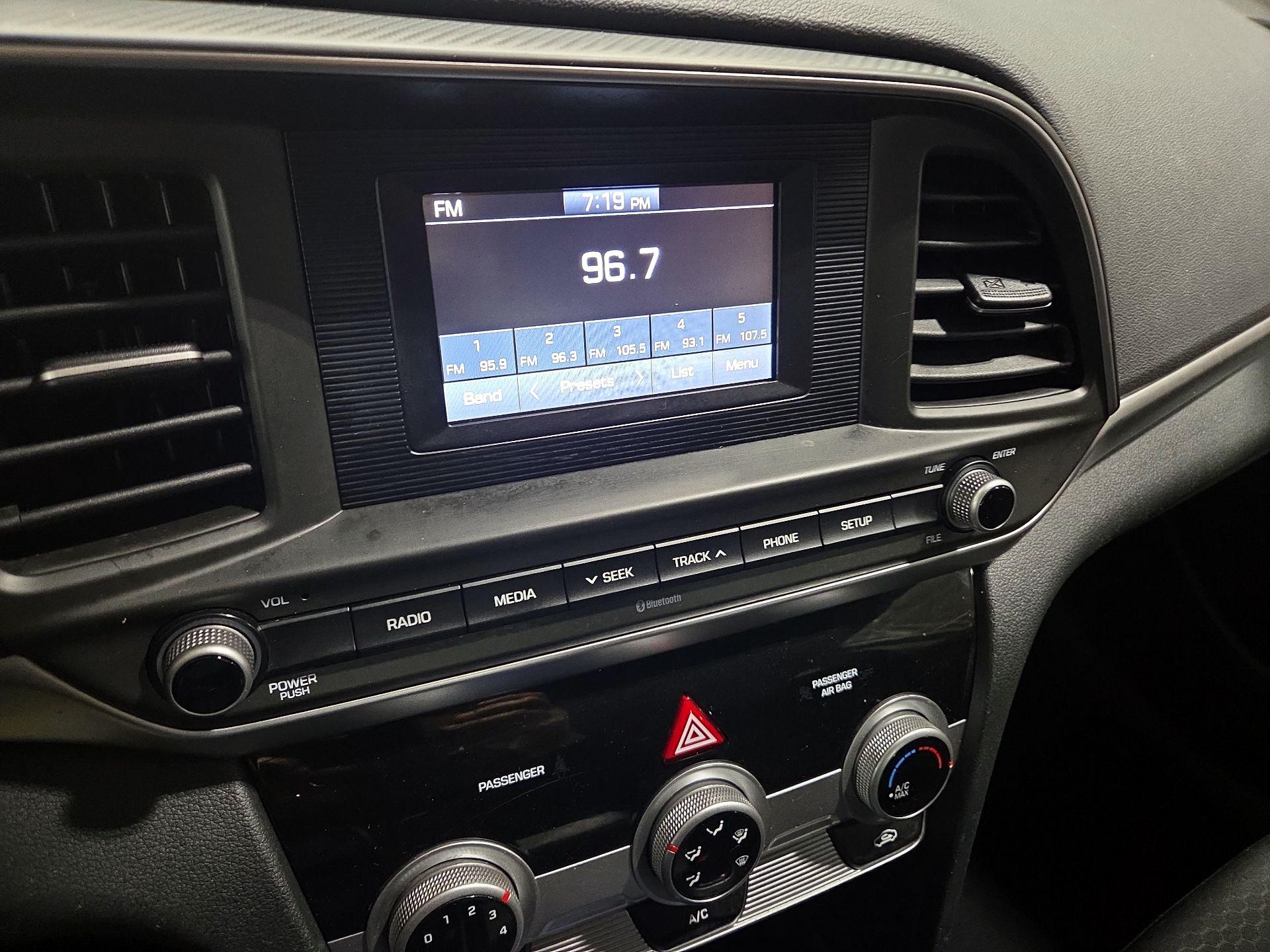 Thumbnail: 2019 Hyundai Elantra - 15