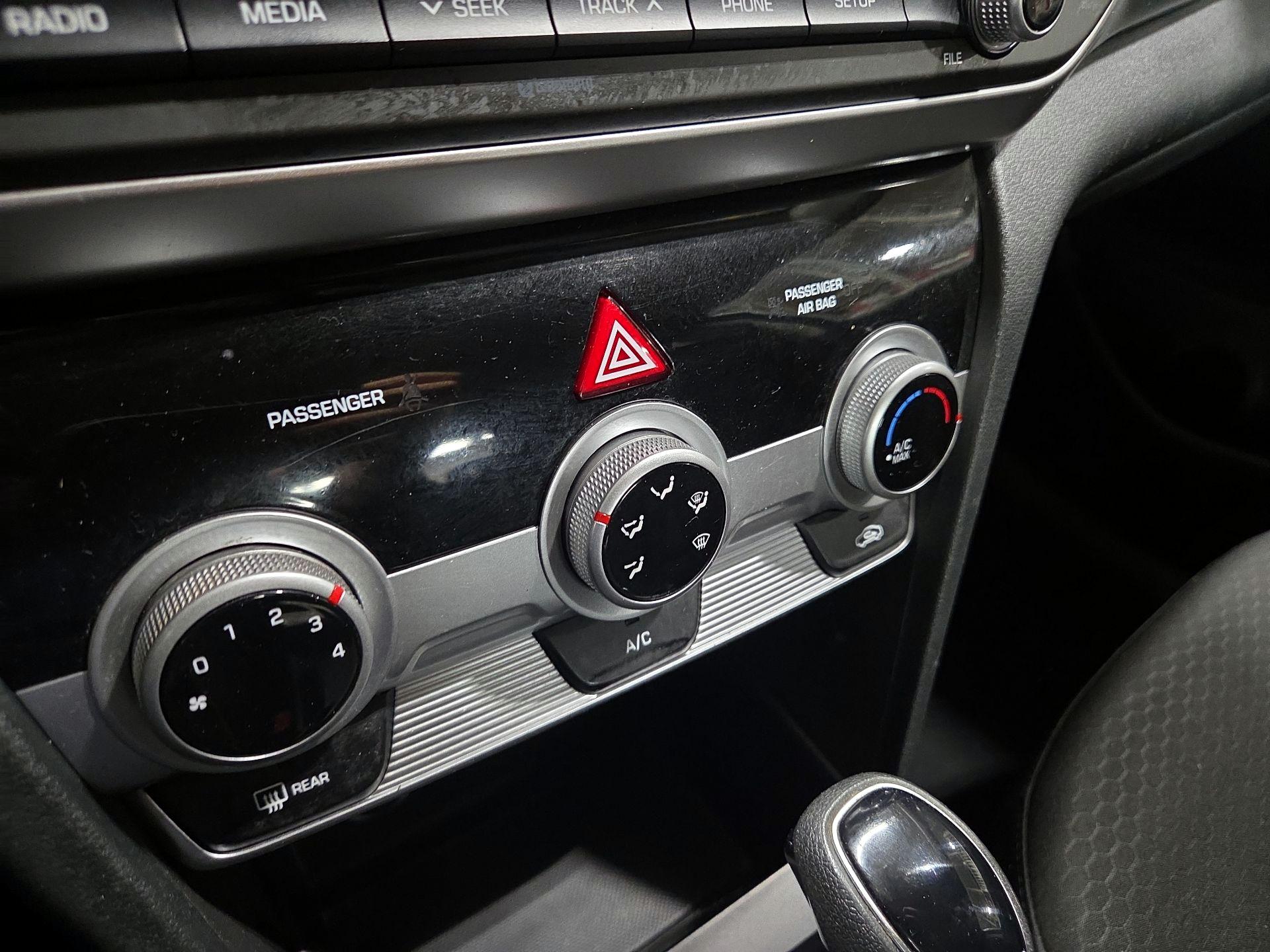 Thumbnail: 2019 Hyundai Elantra - 16