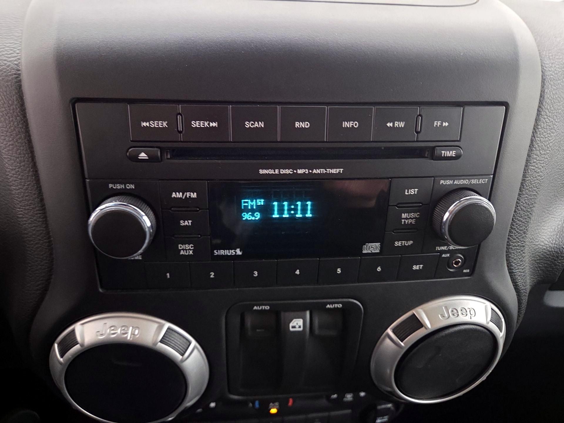 Thumbnail: 2016 Jeep Wrangler - 13