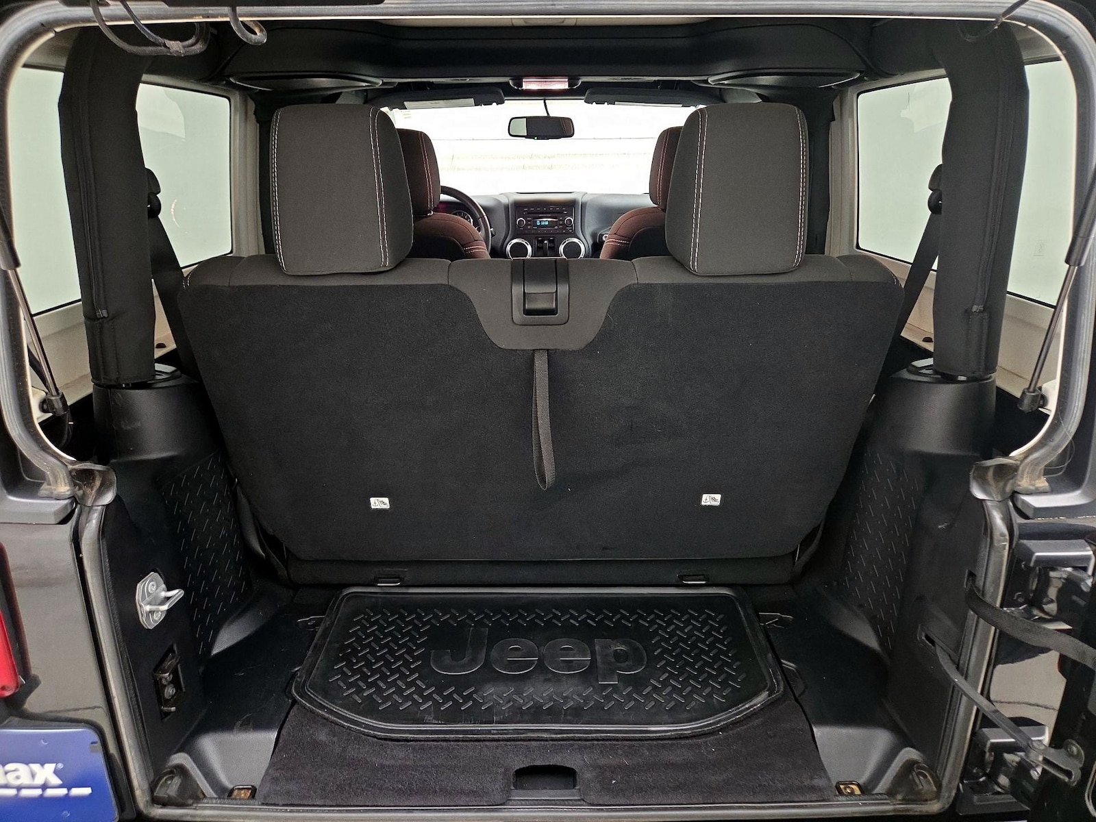 2016 Jeep Wrangler Sahara - Photo 18
