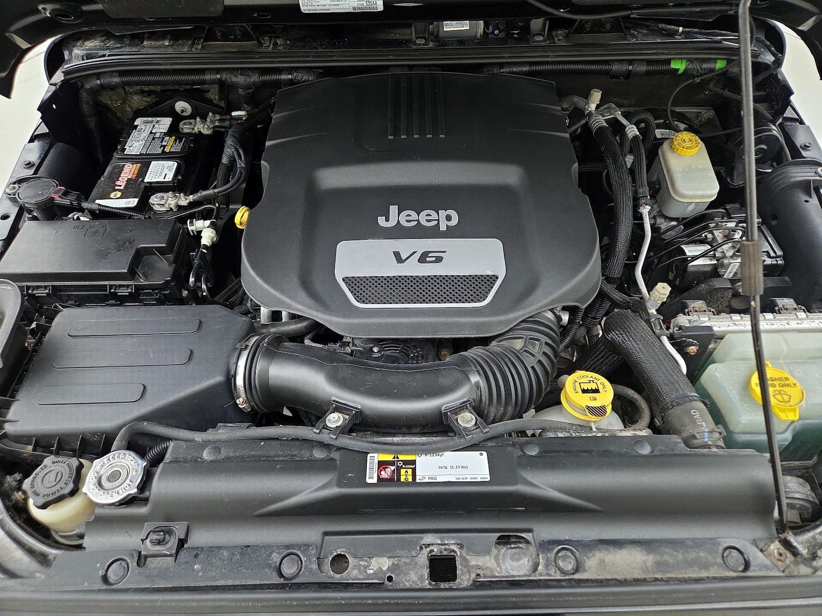 2016 Jeep Wrangler Sahara - Photo 19