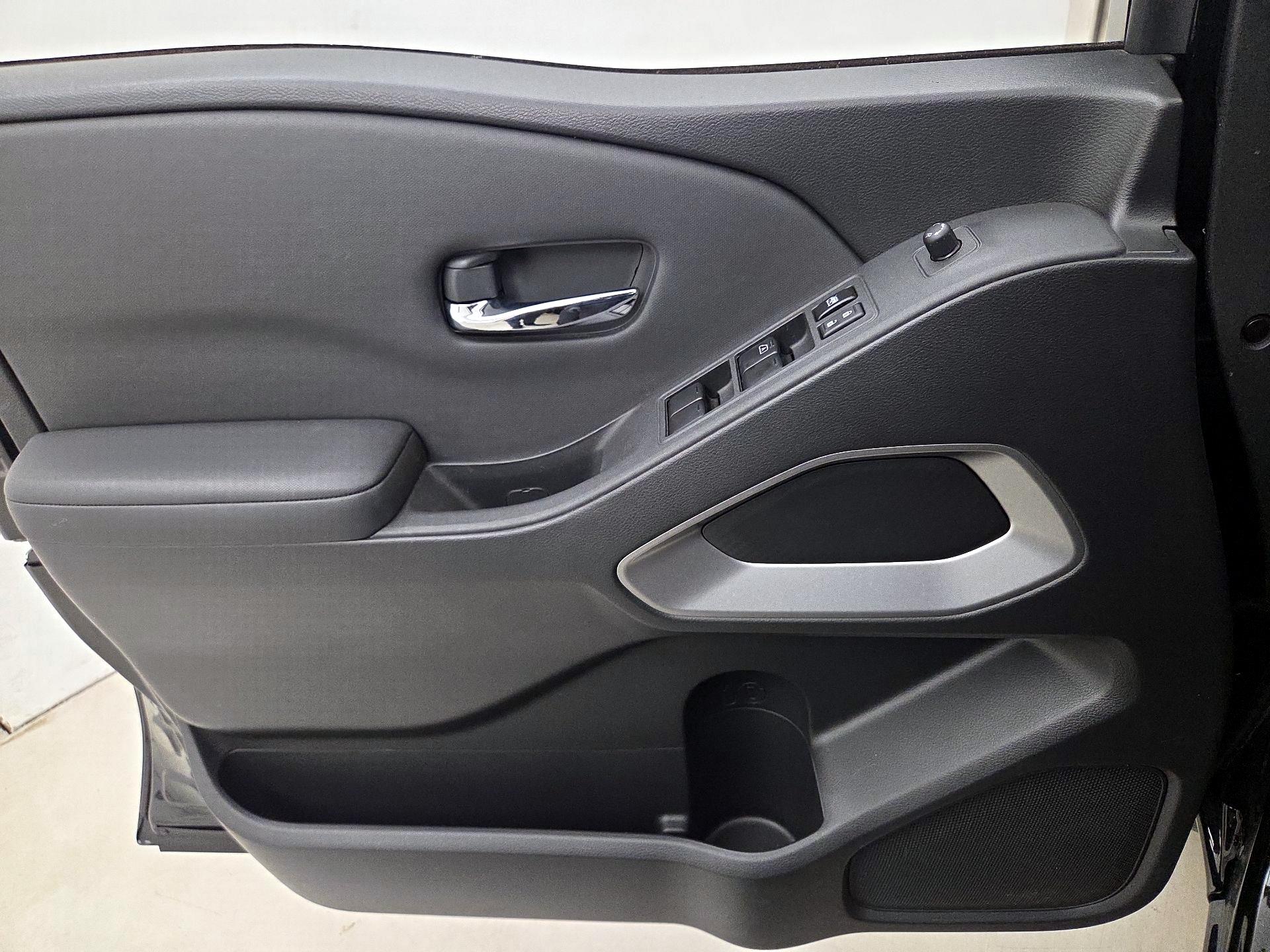 Thumbnail: 2022 Nissan Frontier - 12