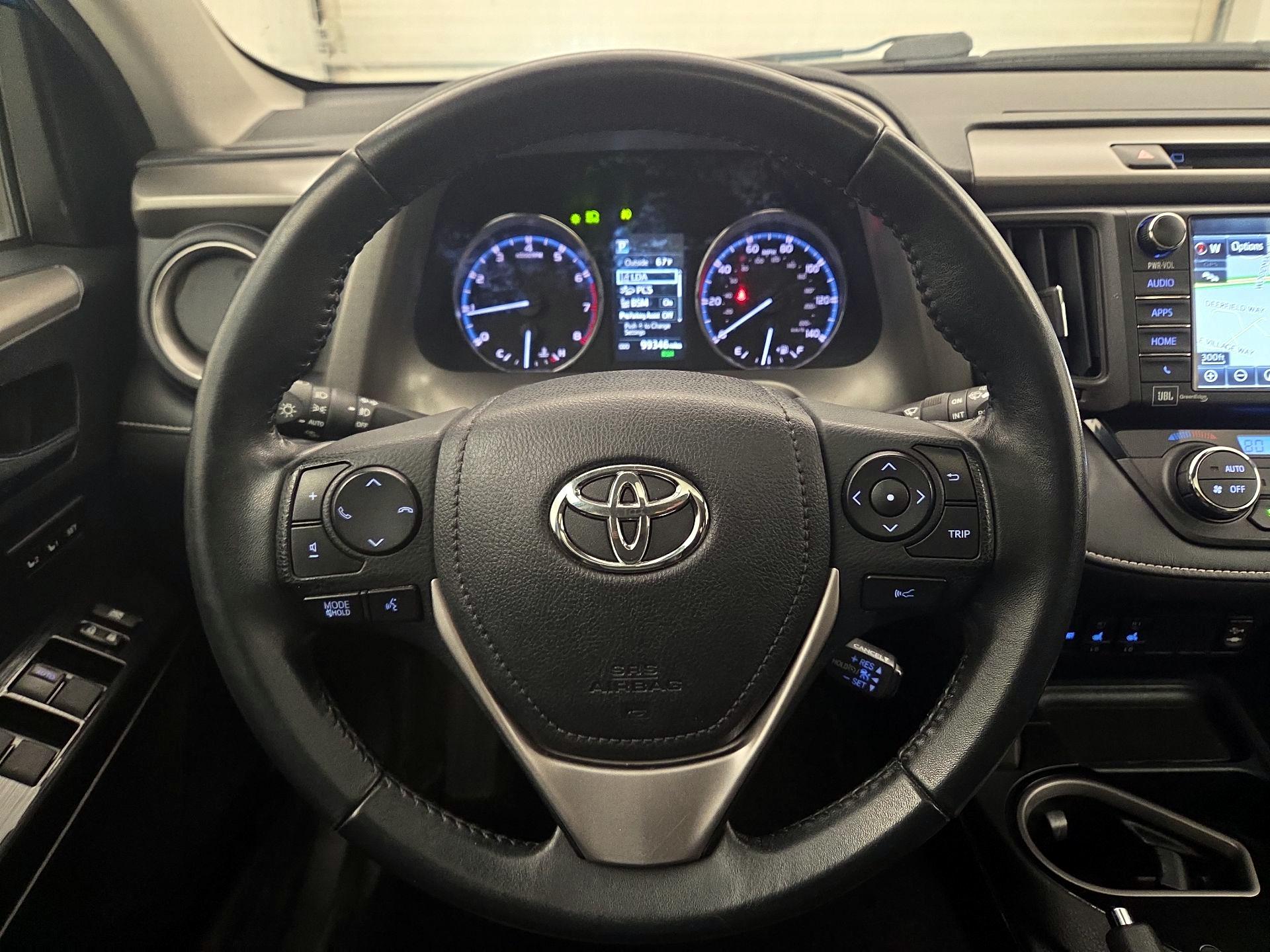Thumbnail: 2017 Toyota RAV4 - 10