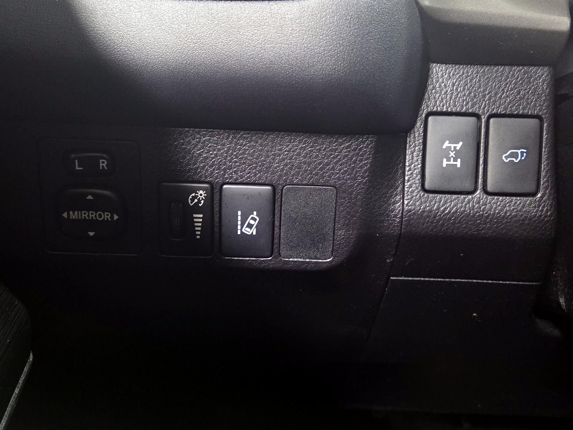 Thumbnail: 2017 Toyota RAV4 - 13