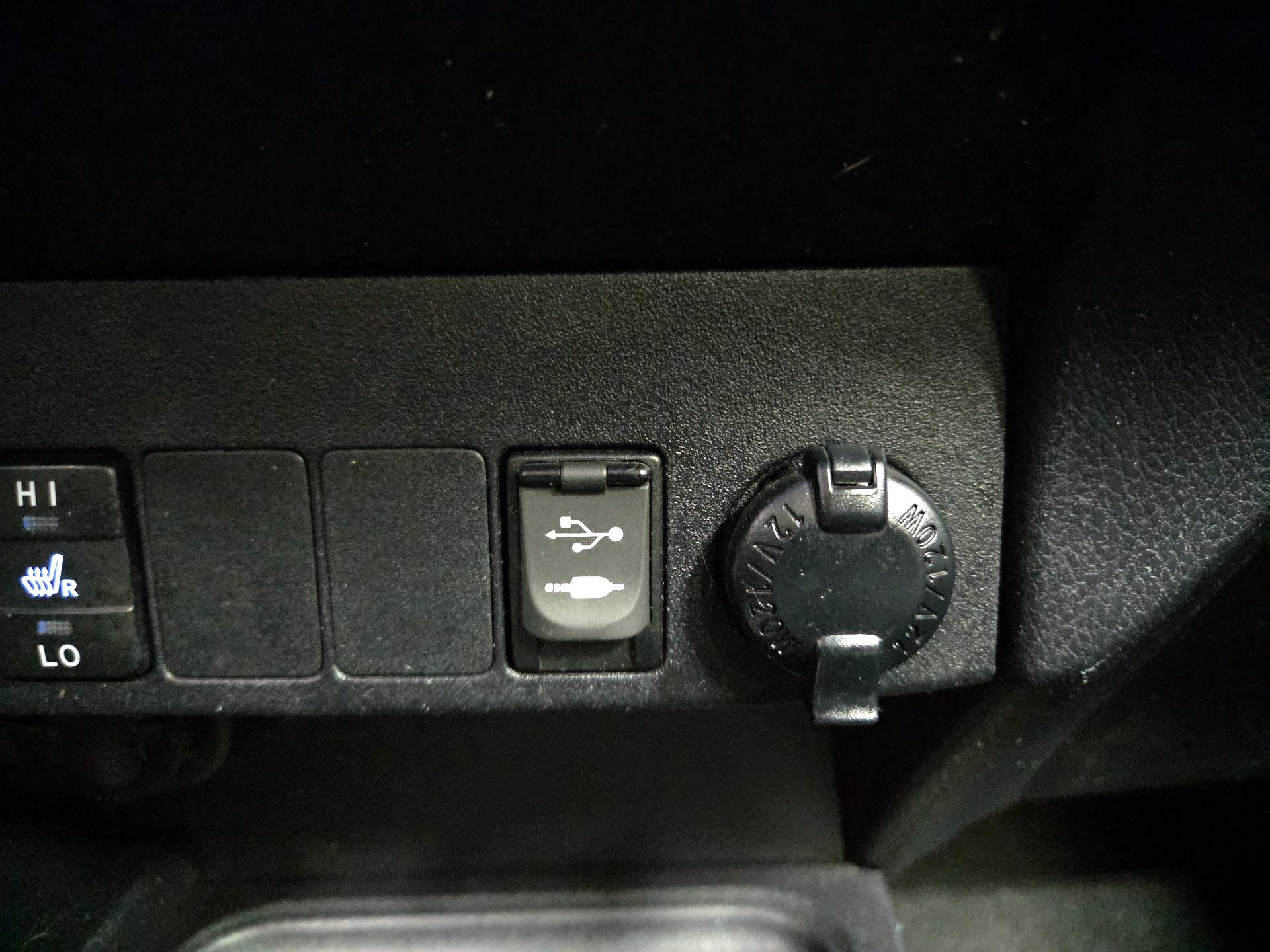 Thumbnail: 2017 Toyota RAV4 - 19