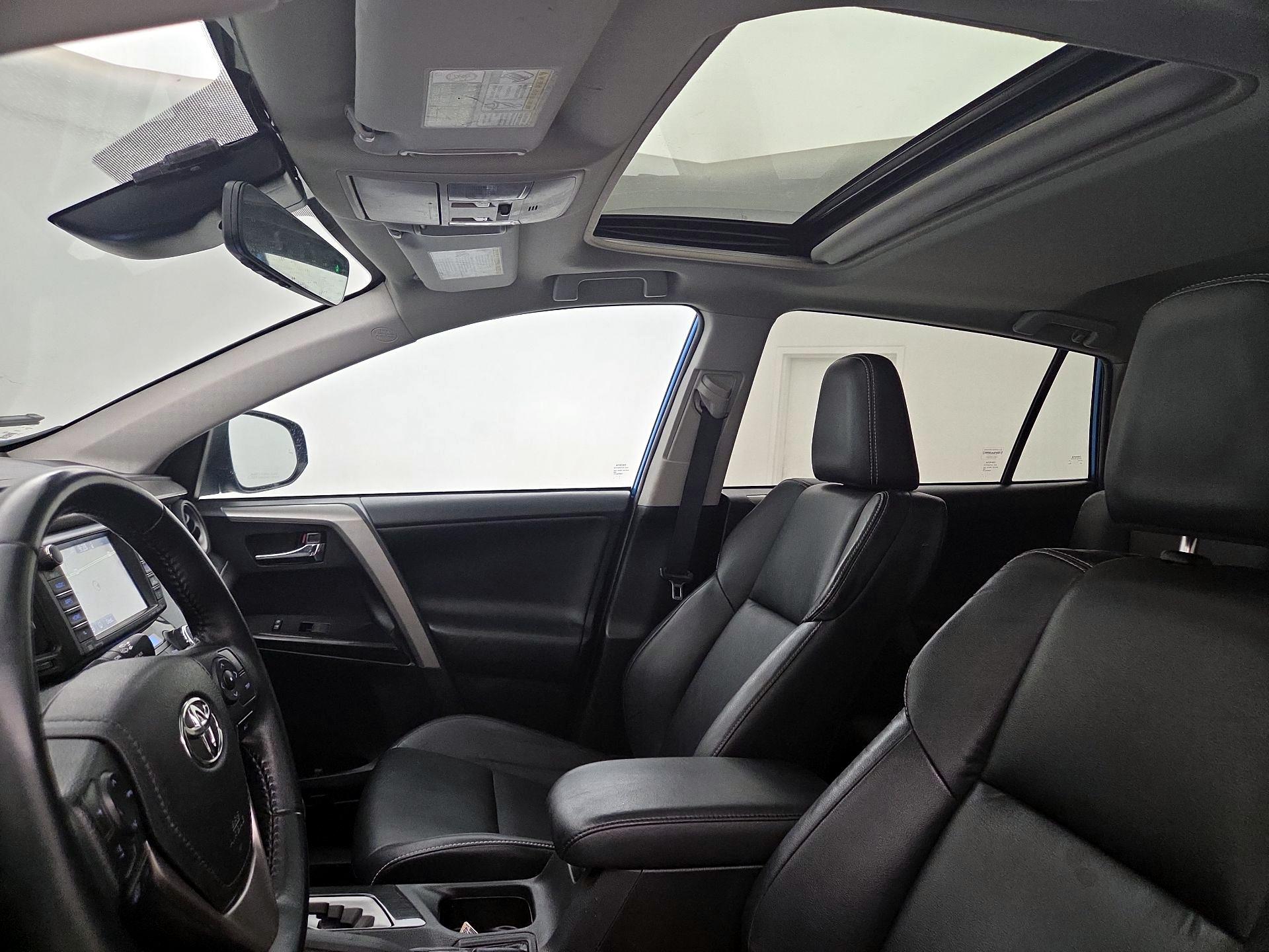 Thumbnail: 2017 Toyota RAV4 - 20