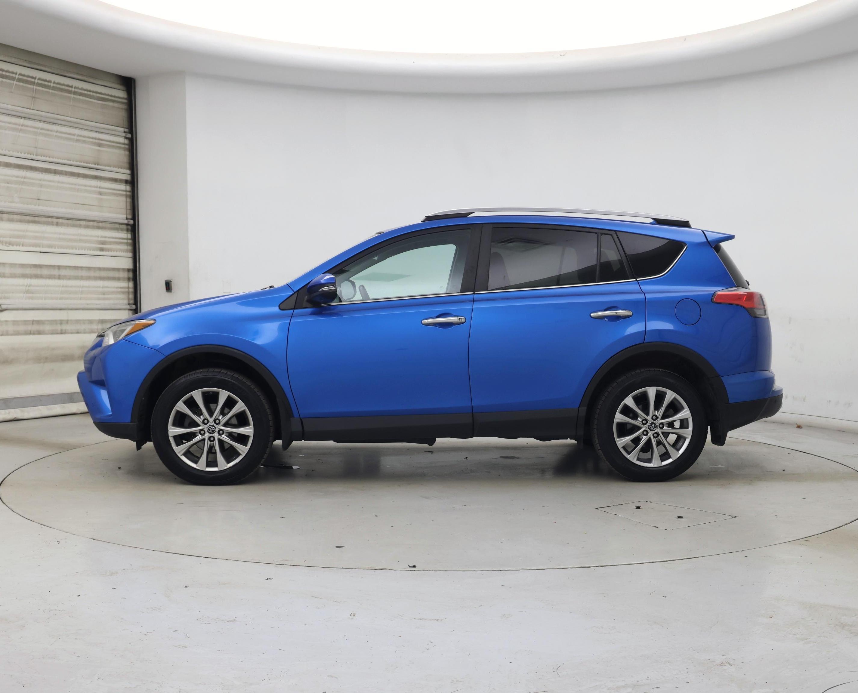 Thumbnail: 2017 Toyota RAV4 - 3