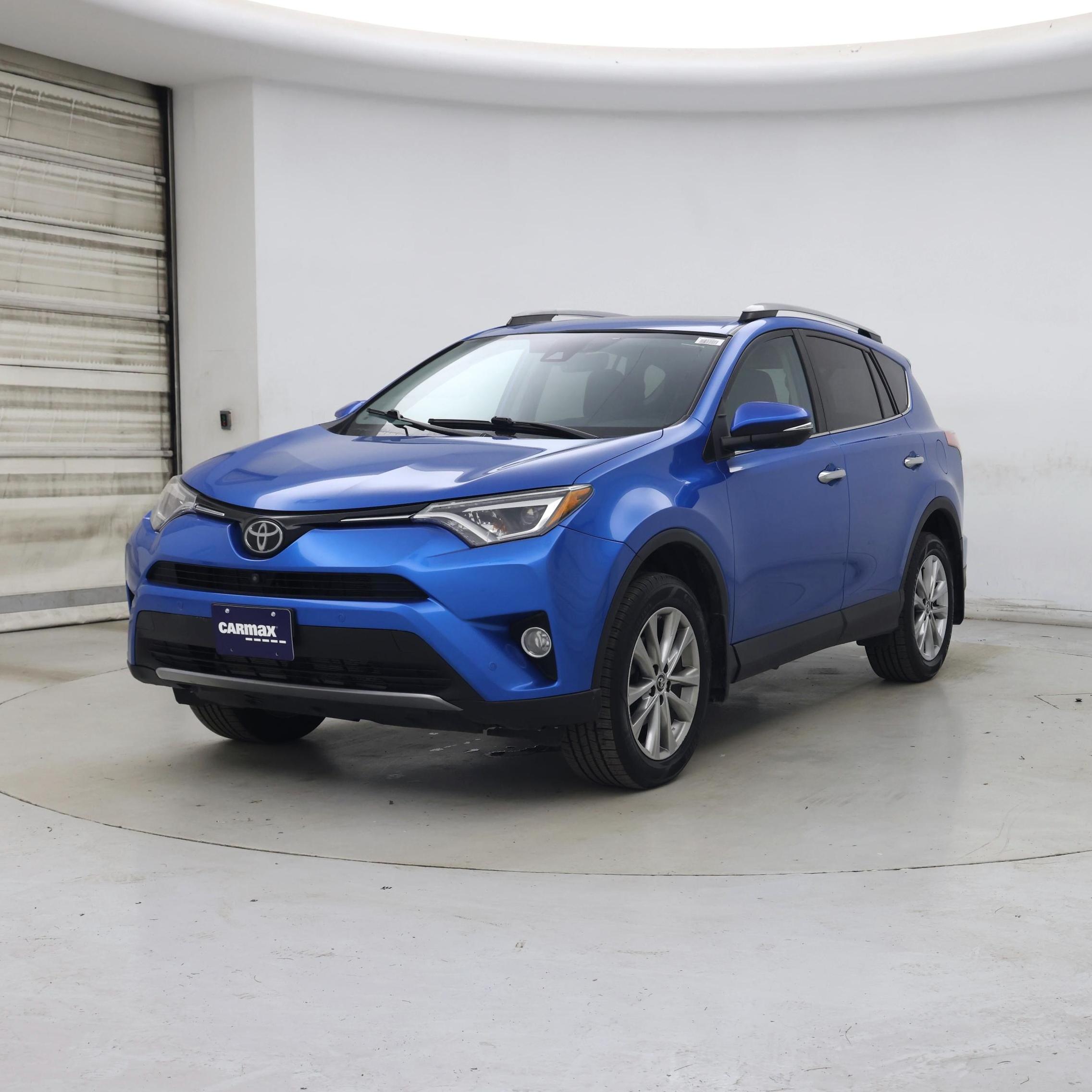 Thumbnail: 2017 Toyota RAV4 - 4