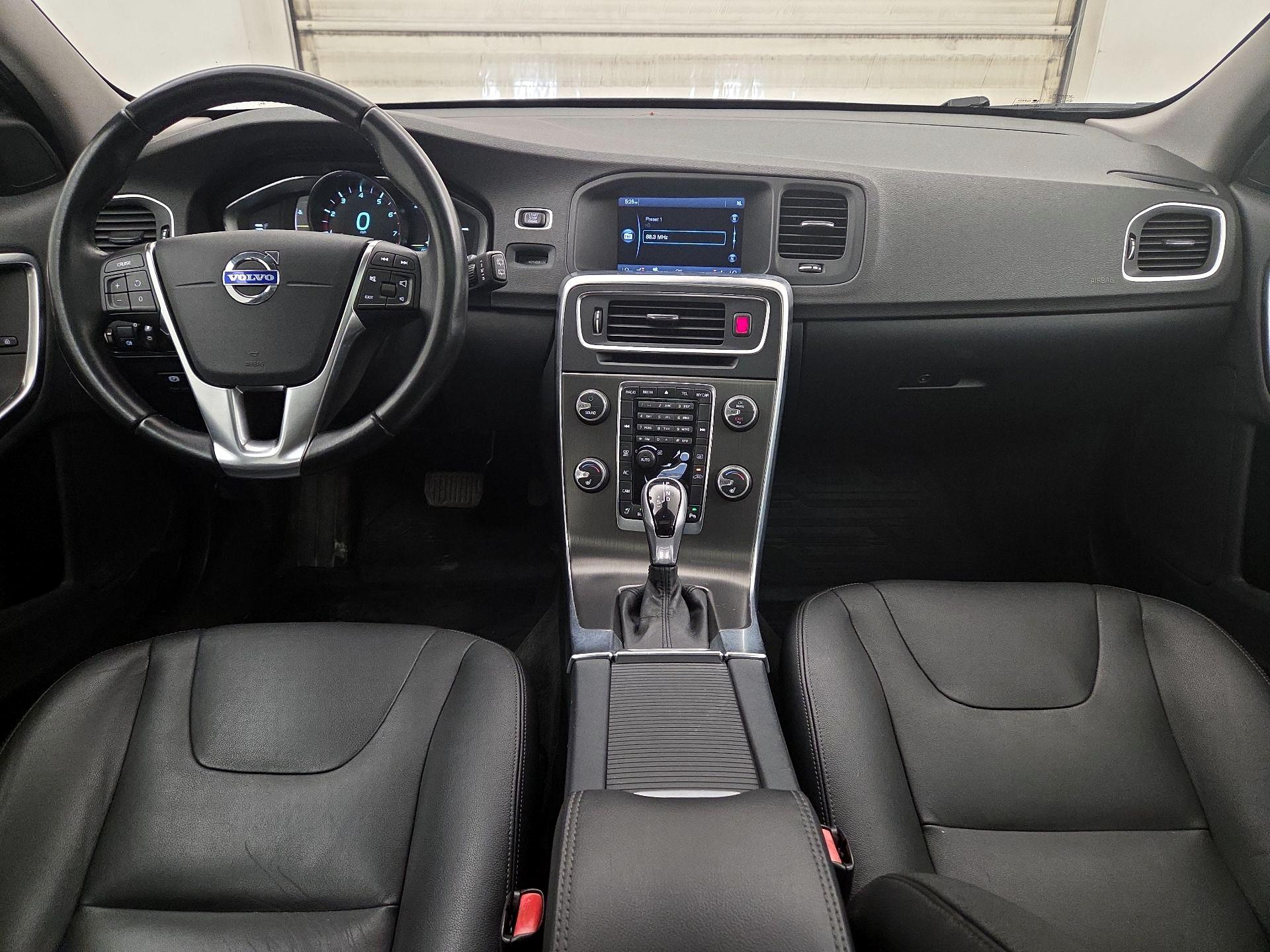 Thumbnail: 2015 Volvo V60 - 9