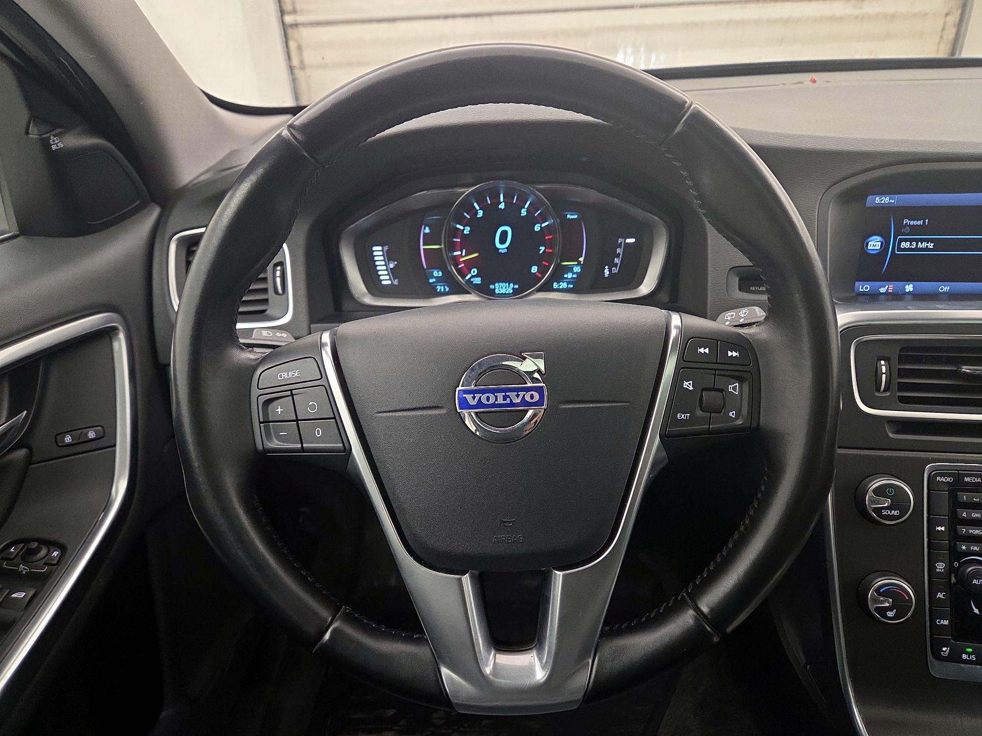 Thumbnail: 2015 Volvo V60 - 10