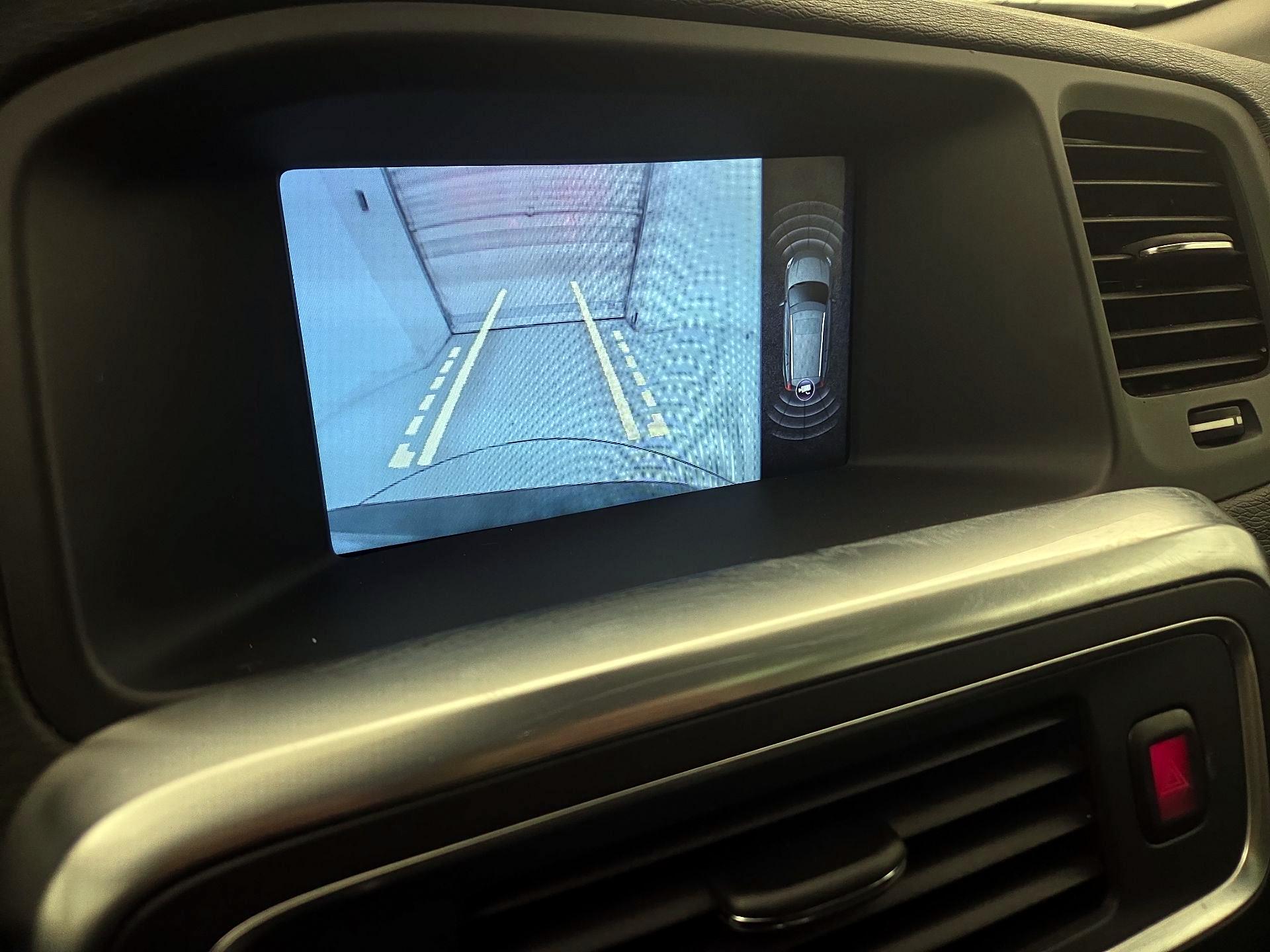 Thumbnail: 2015 Volvo V60 - 14
