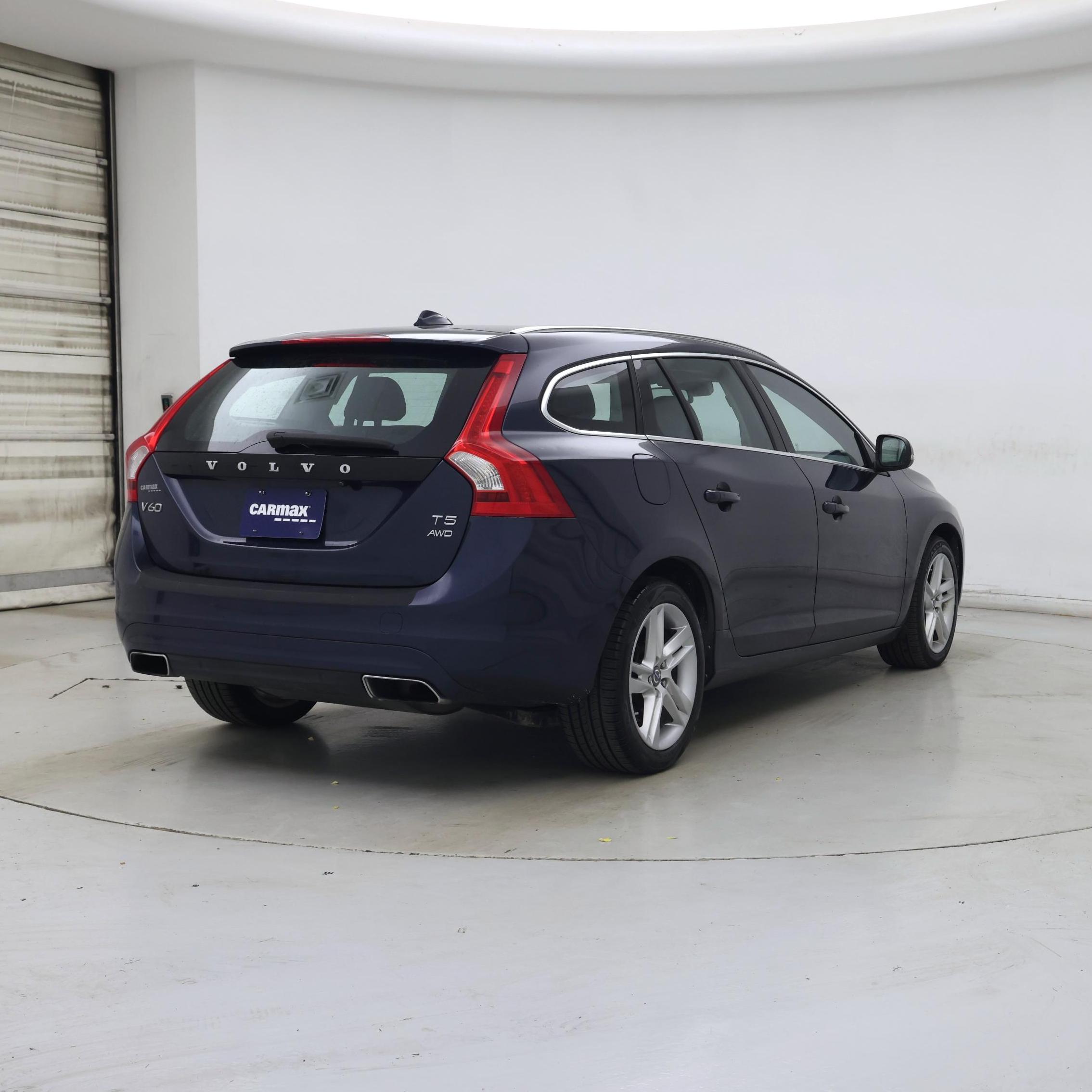 Thumbnail: 2015 Volvo V60 - 8