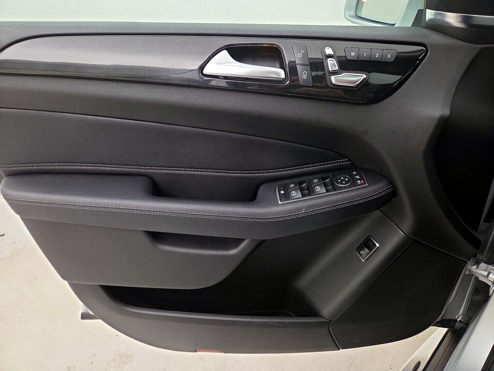 Thumbnail: 2018 Mercedes-Benz GLE - 12