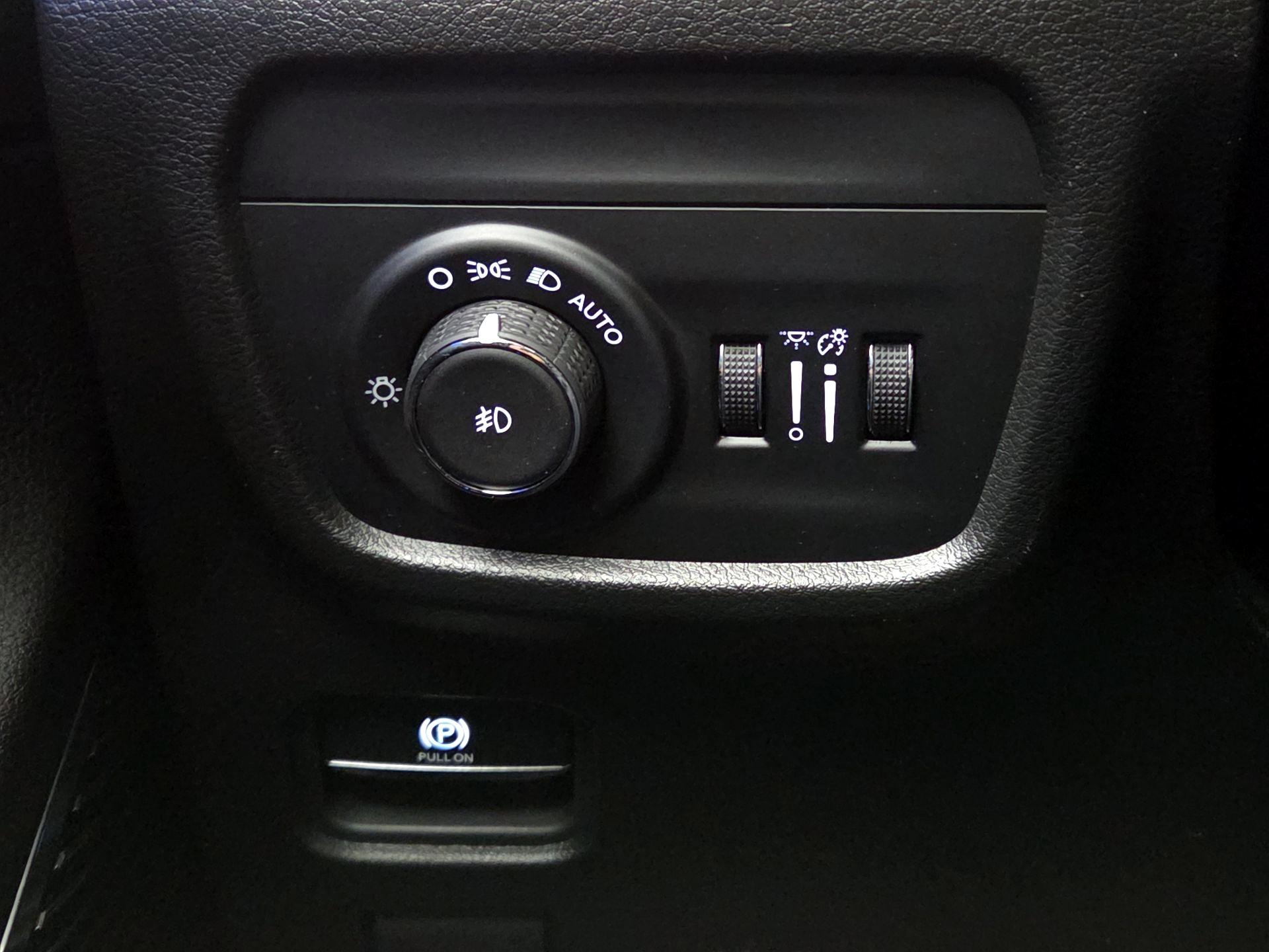 Thumbnail: 2023 Jeep Grand Cherokee - 13