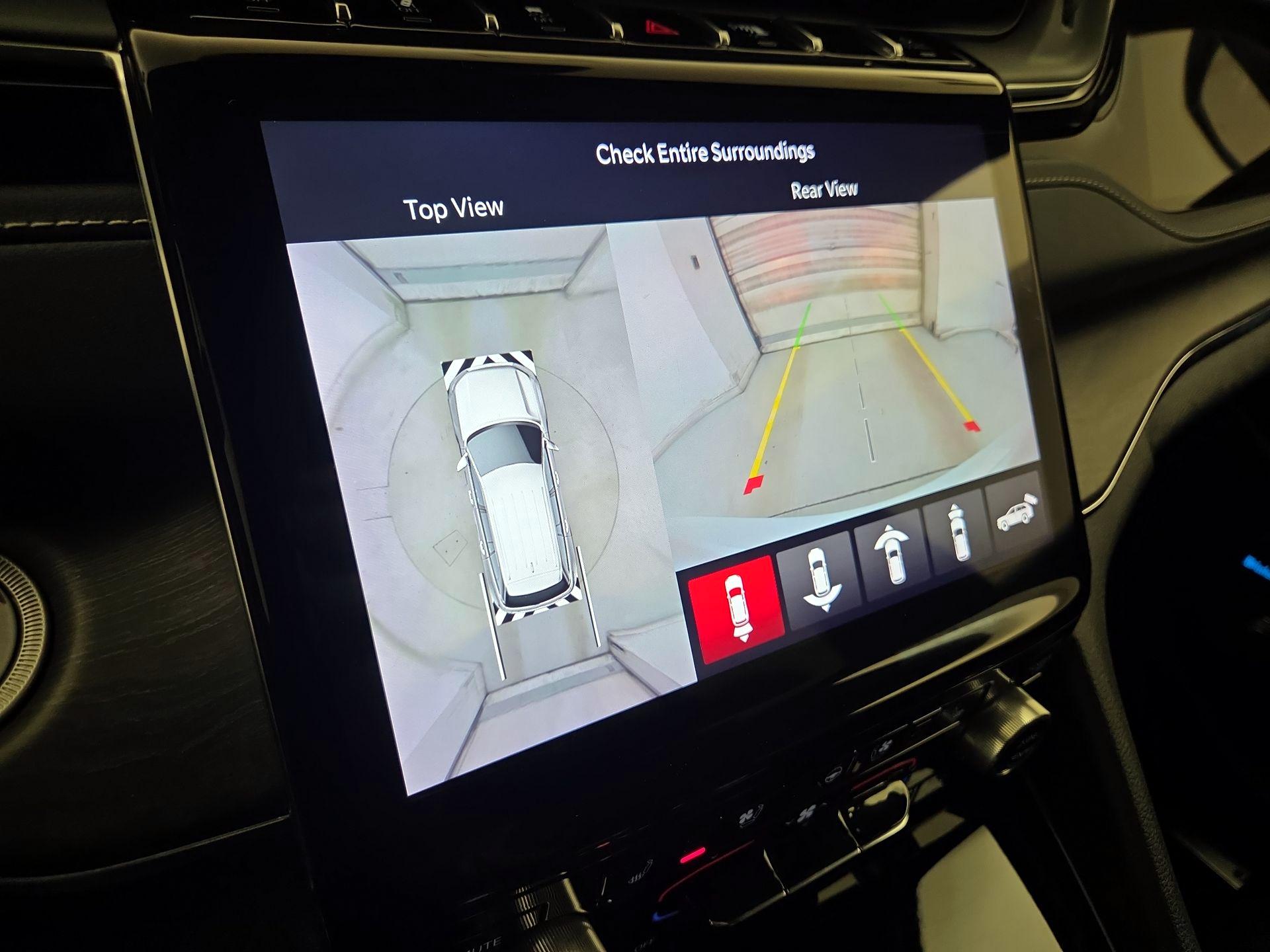 Thumbnail: 2023 Jeep Grand Cherokee - 15