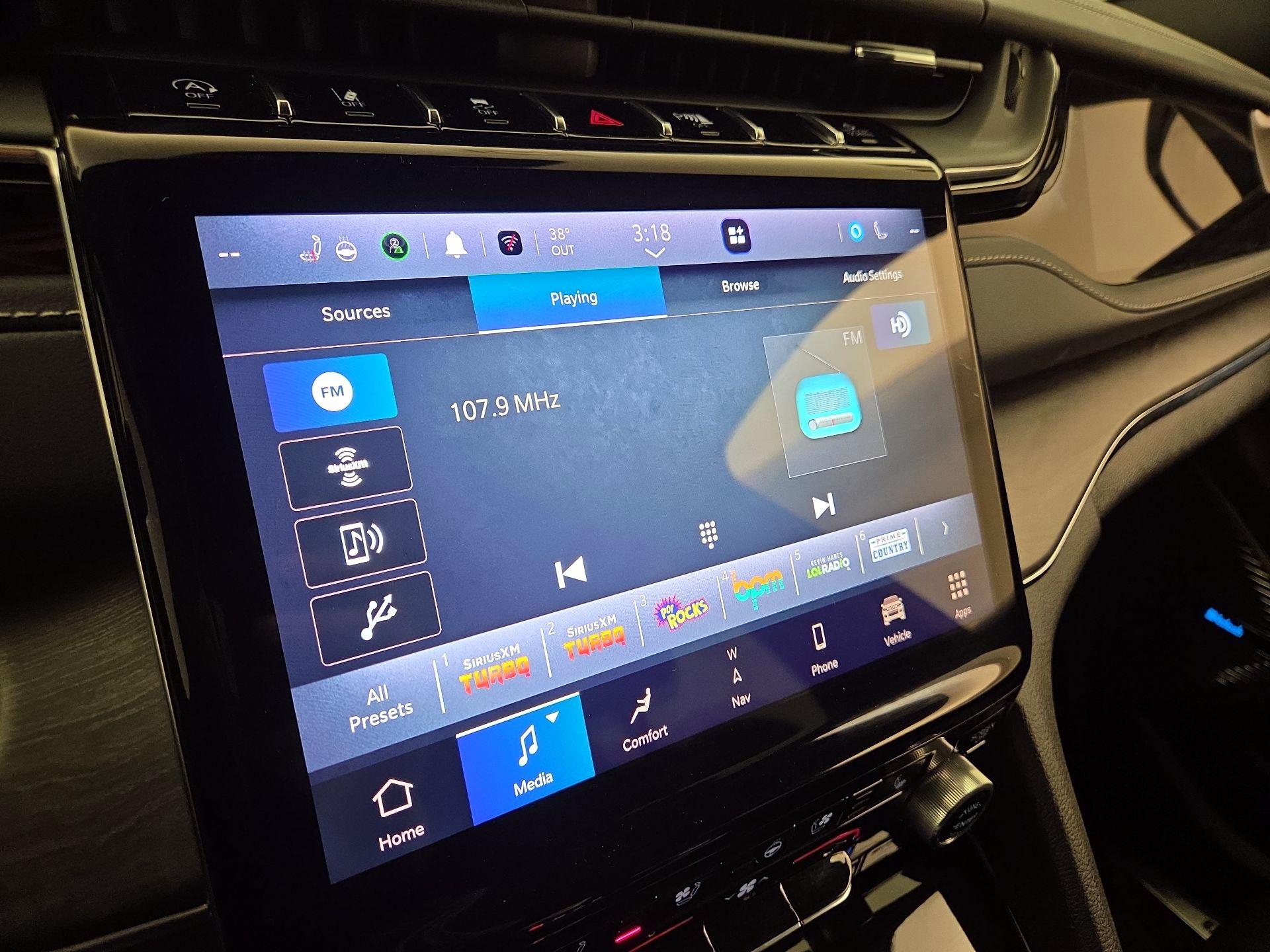 Thumbnail: 2023 Jeep Grand Cherokee - 16