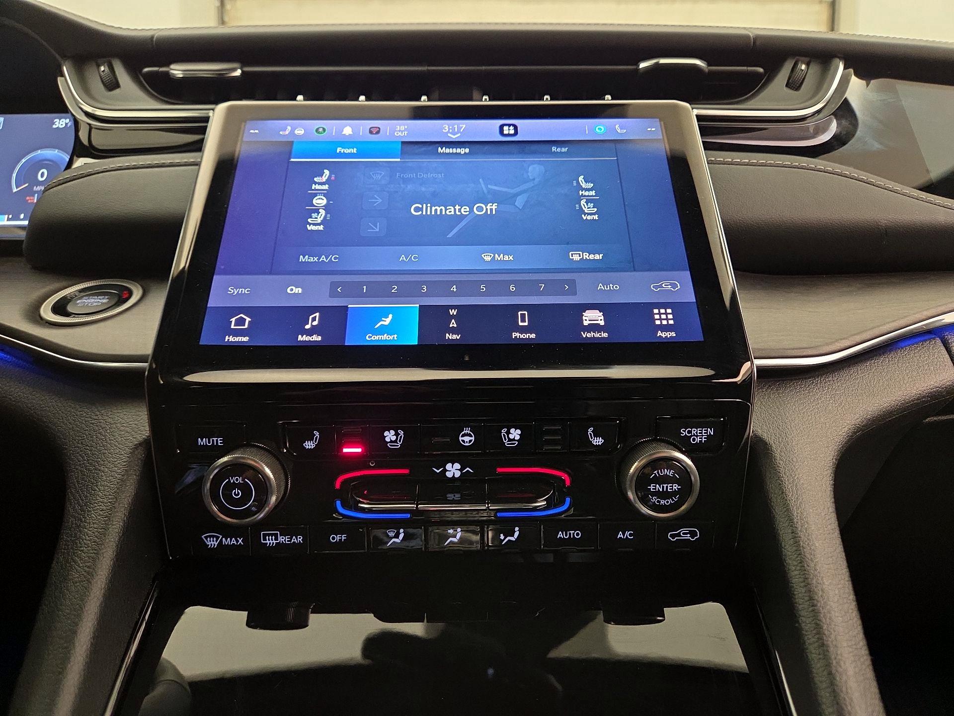 Thumbnail: 2023 Jeep Grand Cherokee - 17