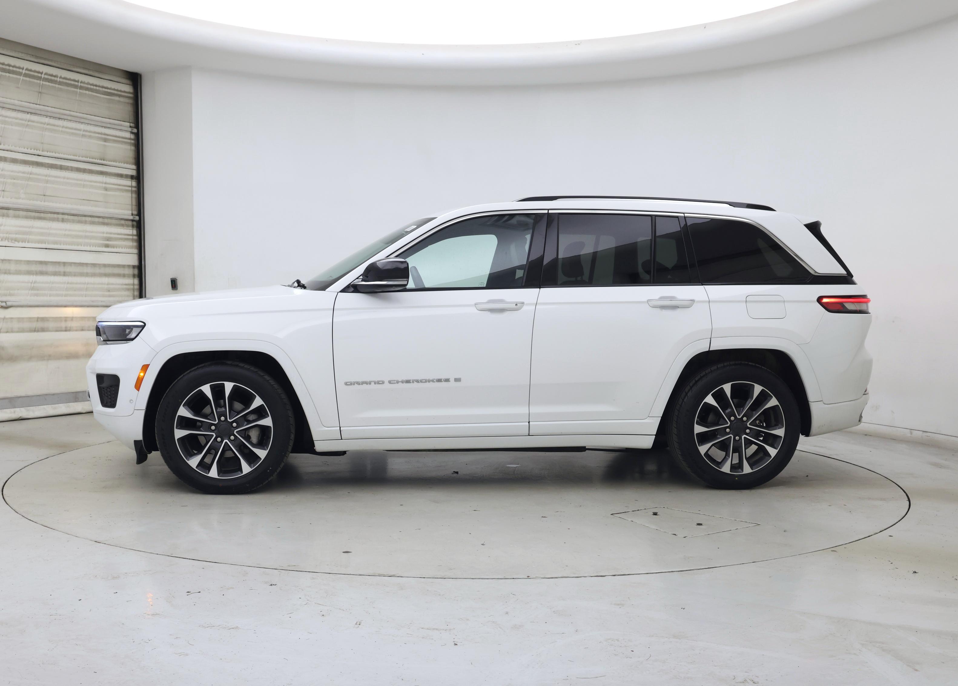 Thumbnail: 2023 Jeep Grand Cherokee - 3