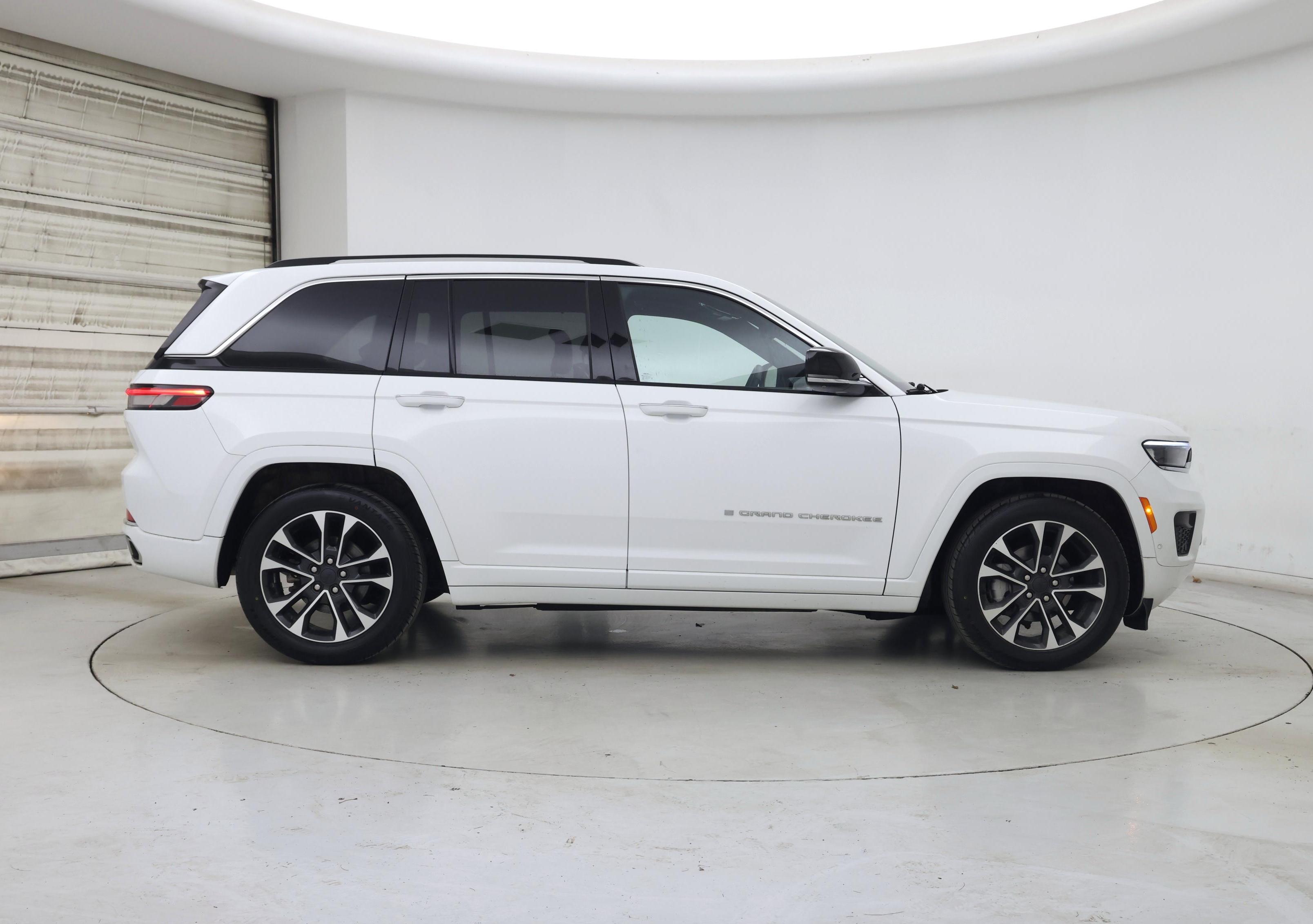 Thumbnail: 2023 Jeep Grand Cherokee - 7