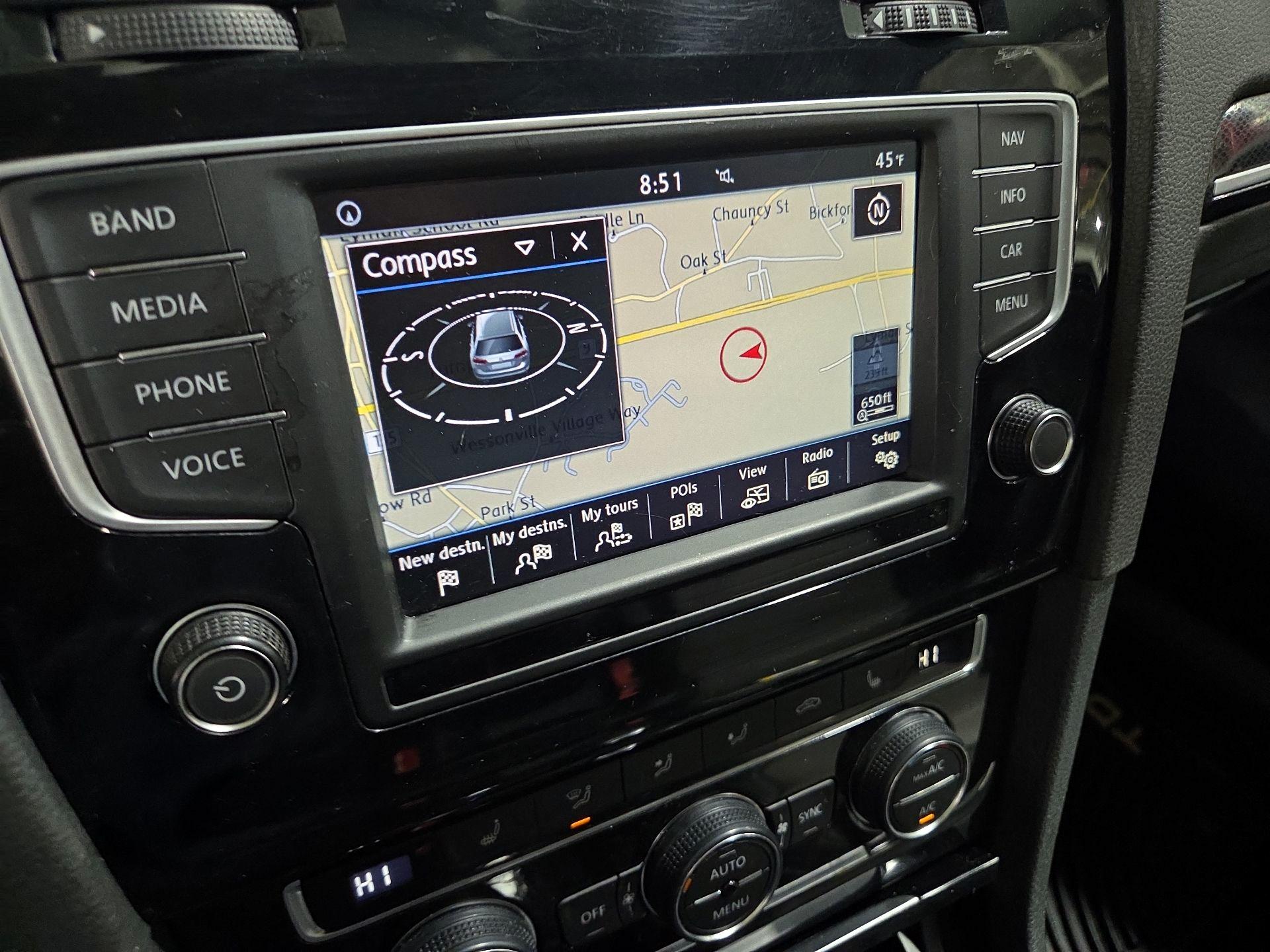 Thumbnail: 2016 Volkswagen Golf - 14