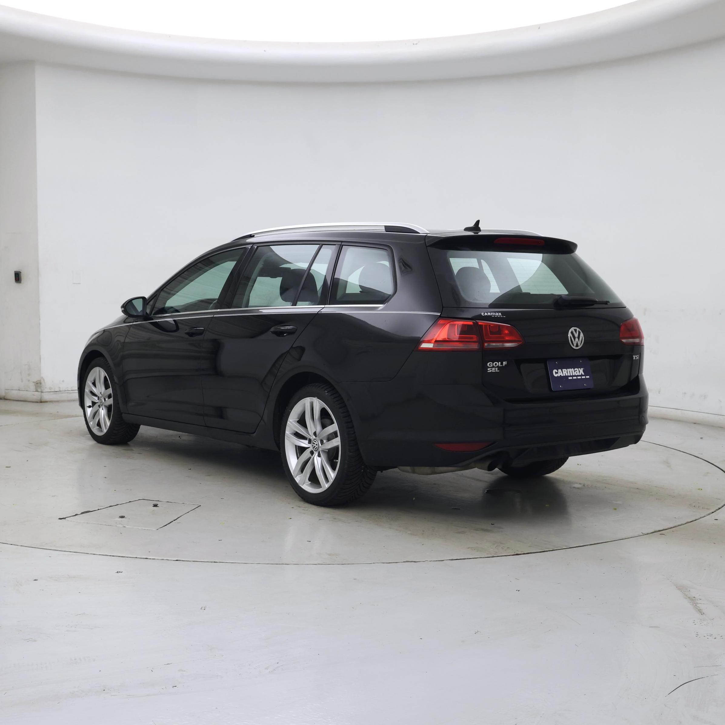 Thumbnail: 2016 Volkswagen Golf - 2