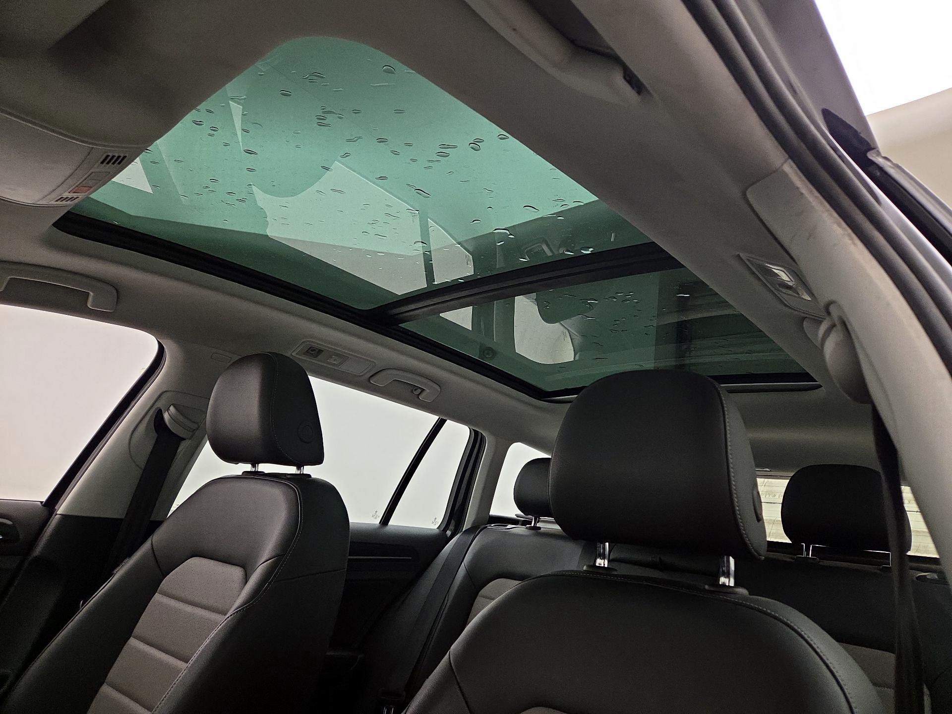 Thumbnail: 2016 Volkswagen Golf - 20