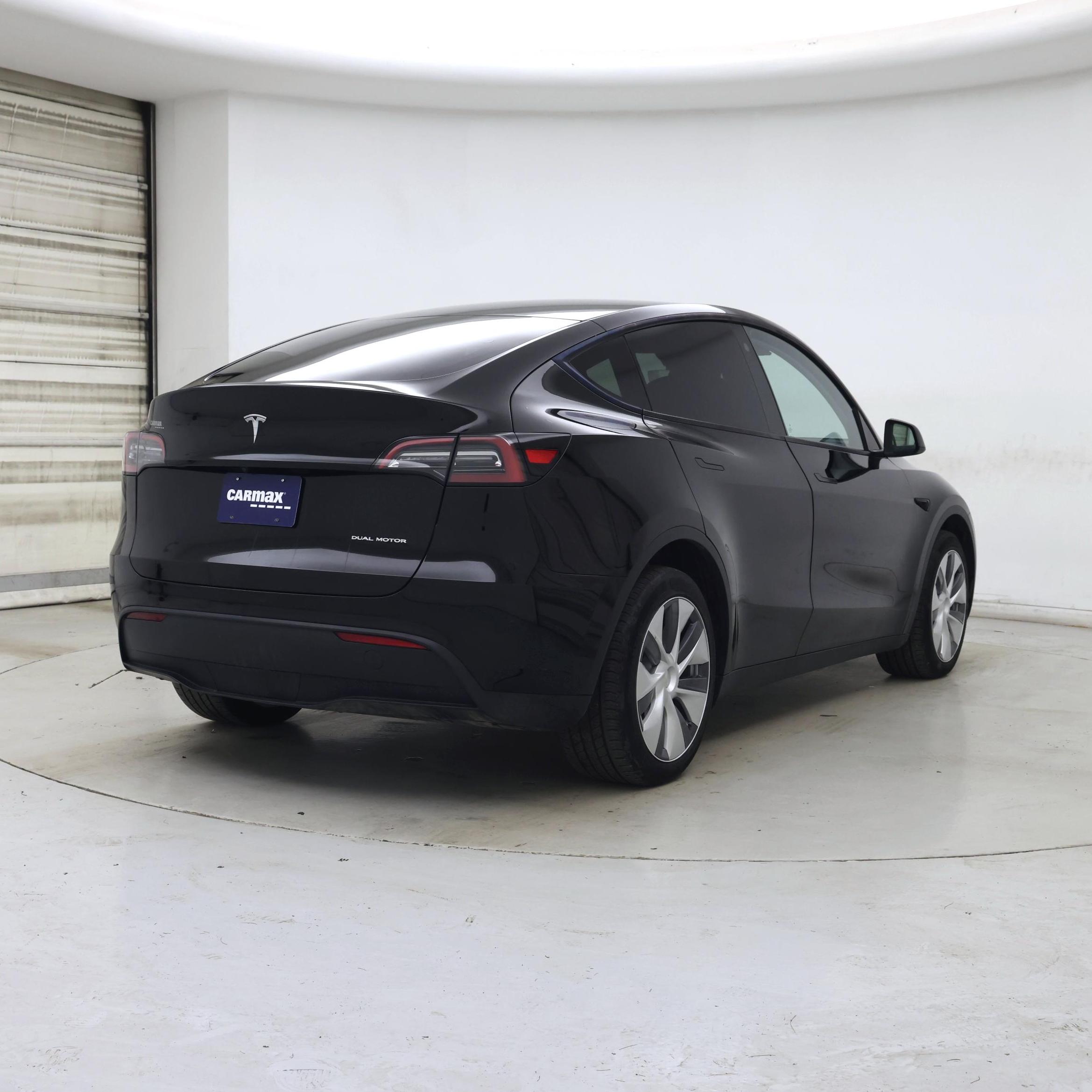 Thumbnail: 2023 Tesla Model Y - 8