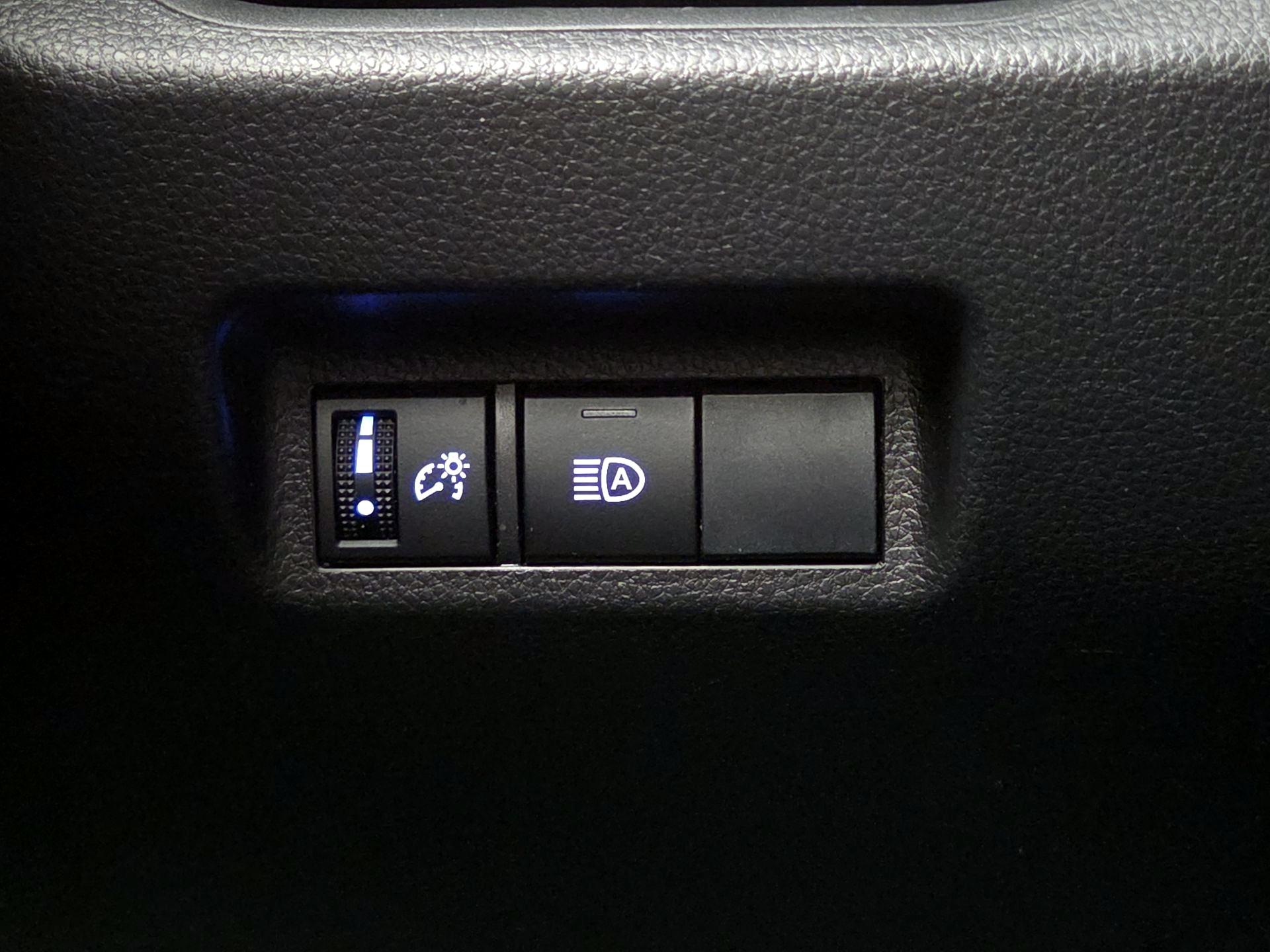 Thumbnail: 2019 Toyota RAV4 - 11