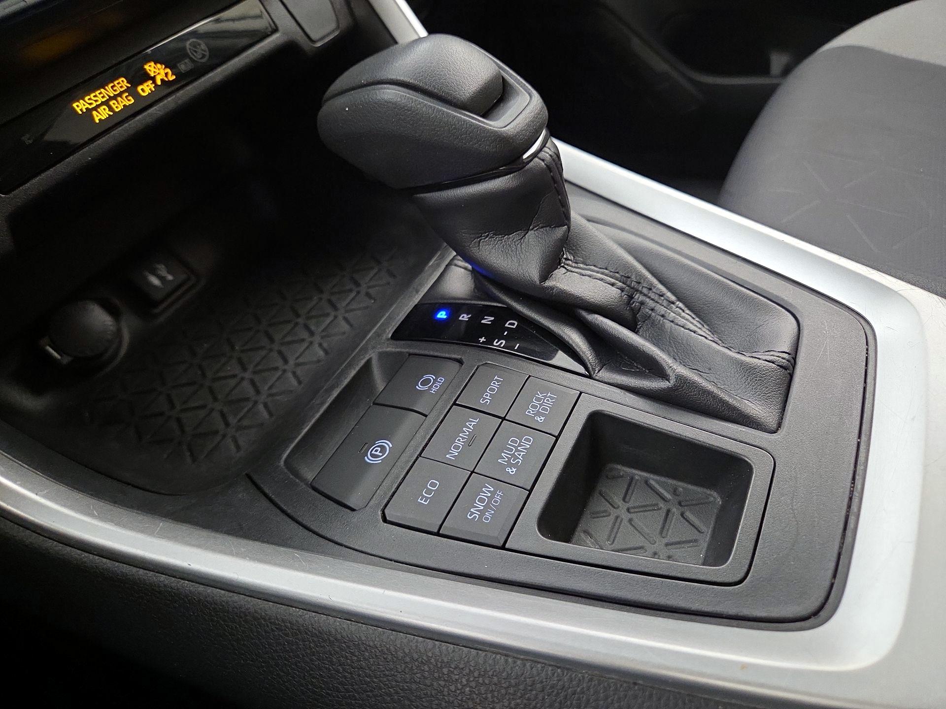 Thumbnail: 2019 Toyota RAV4 - 15