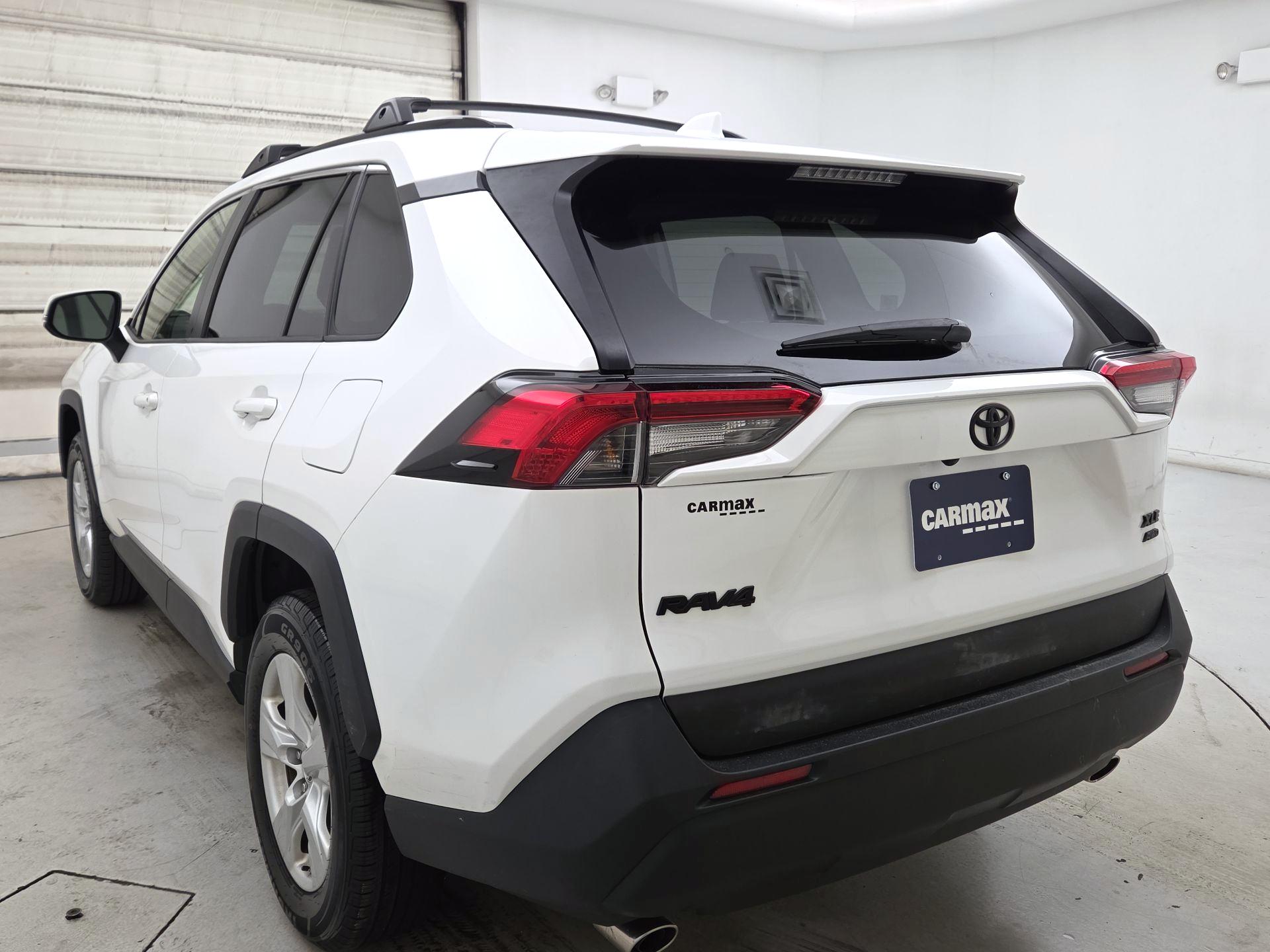 Thumbnail: 2019 Toyota RAV4 - 7