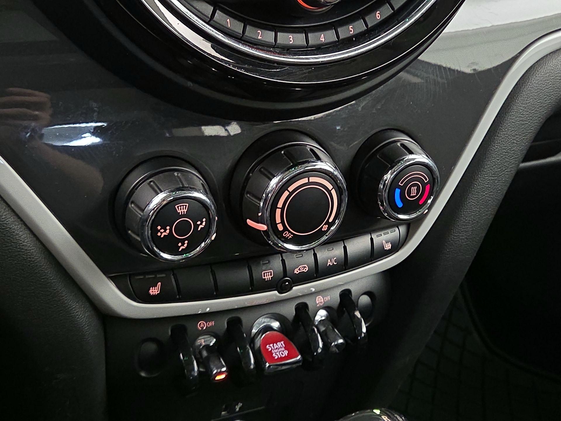 Thumbnail: 2019 MINI Cooper Countryman - 16