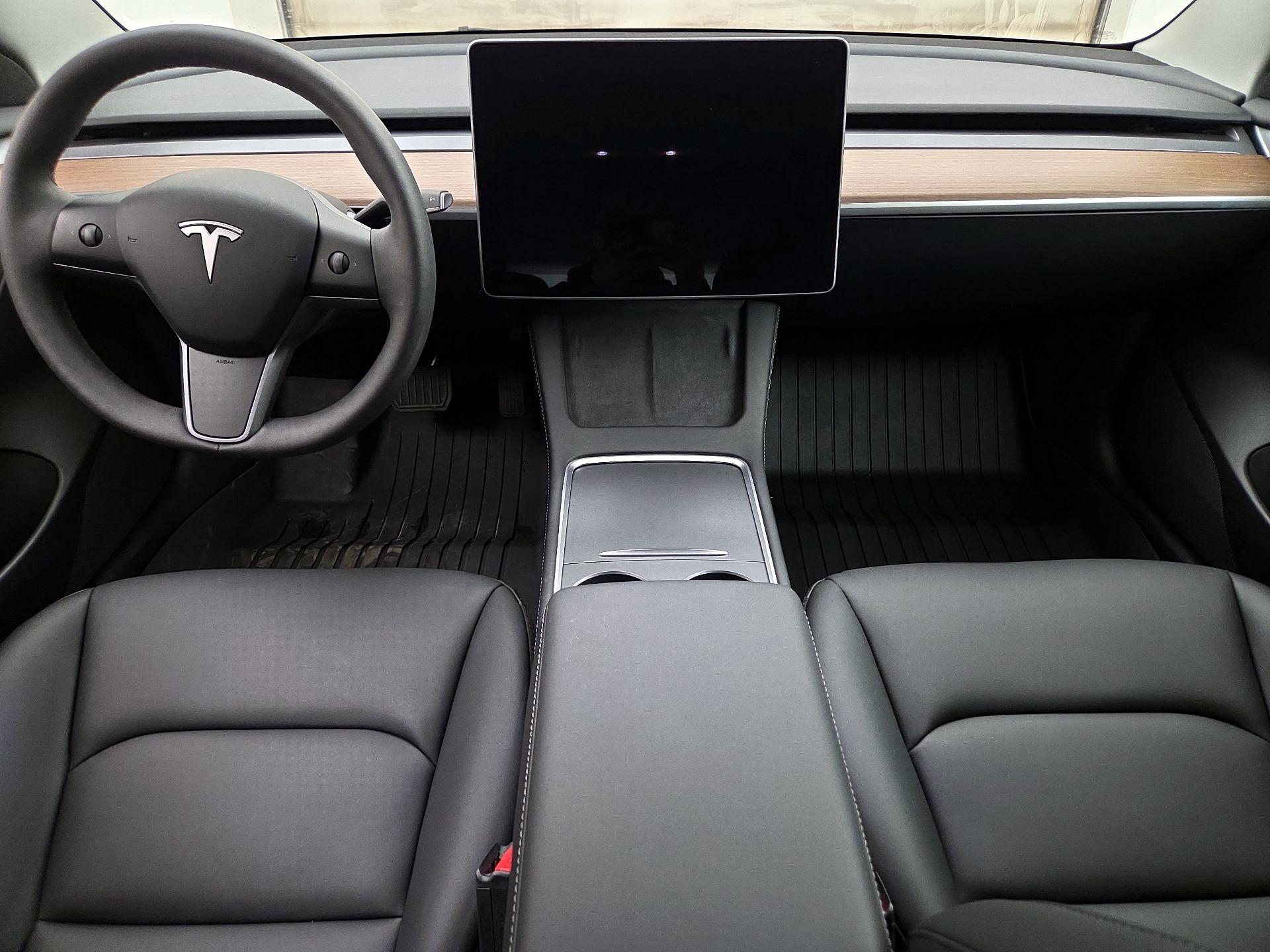 Thumbnail: 2023 Tesla Model 3 - 9