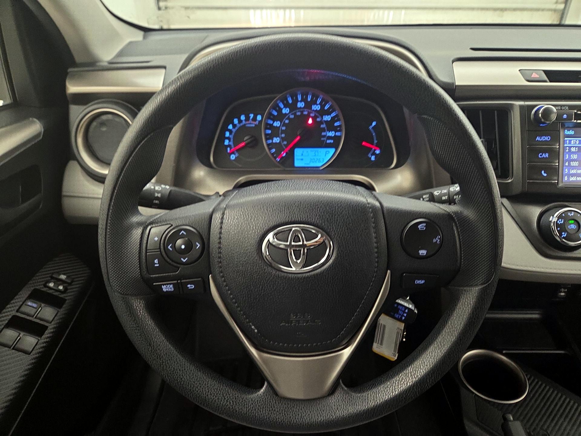 Thumbnail: 2015 Toyota RAV4 - 10