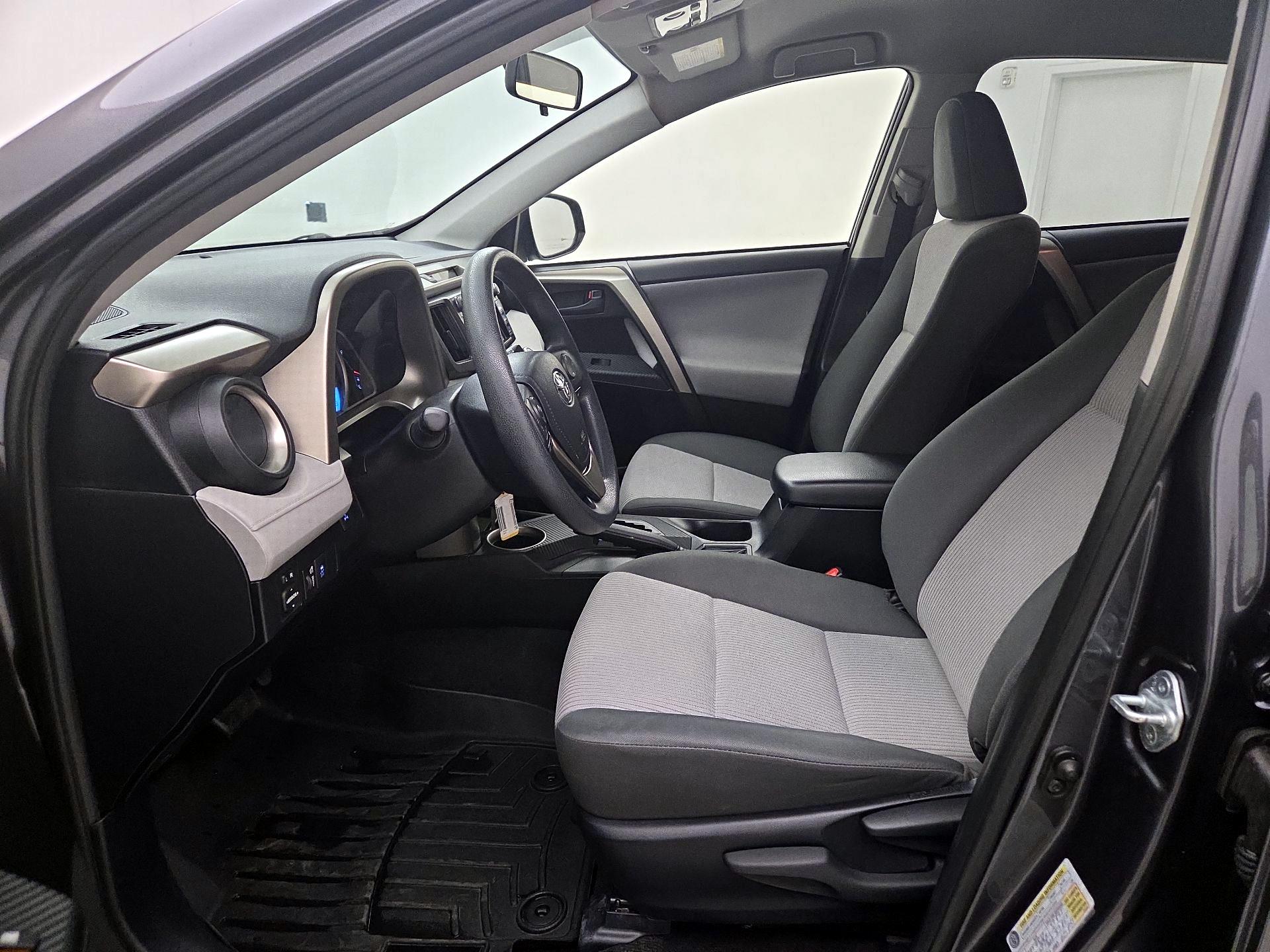 Thumbnail: 2015 Toyota RAV4 - 11