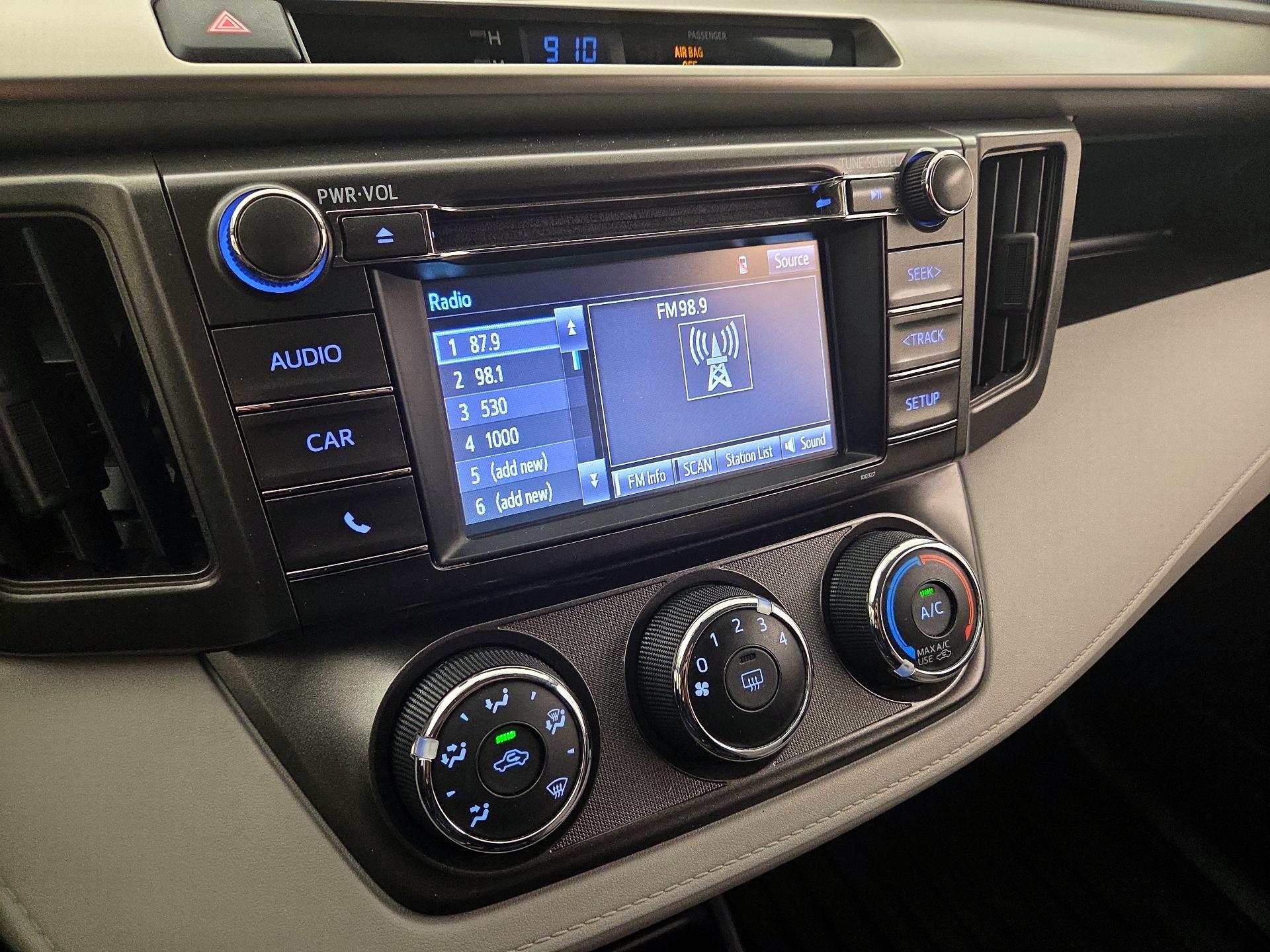 Thumbnail: 2015 Toyota RAV4 - 15