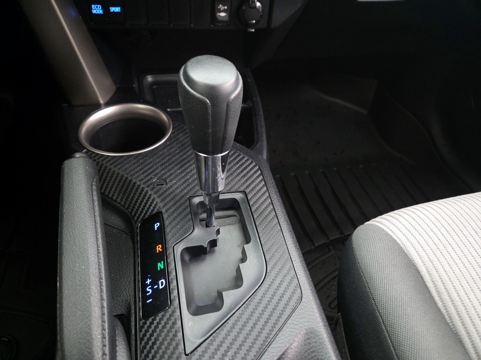 Thumbnail: 2015 Toyota RAV4 - 17