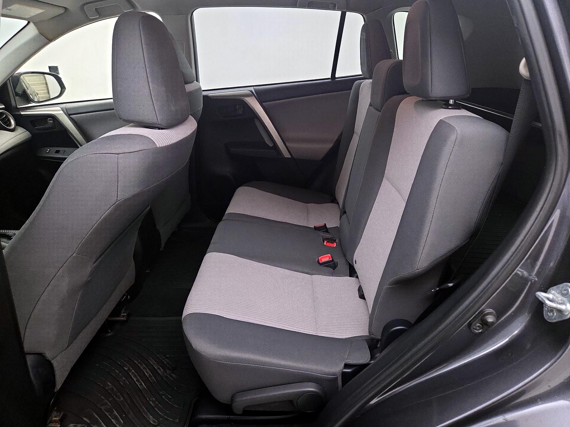 Thumbnail: 2015 Toyota RAV4 - 19