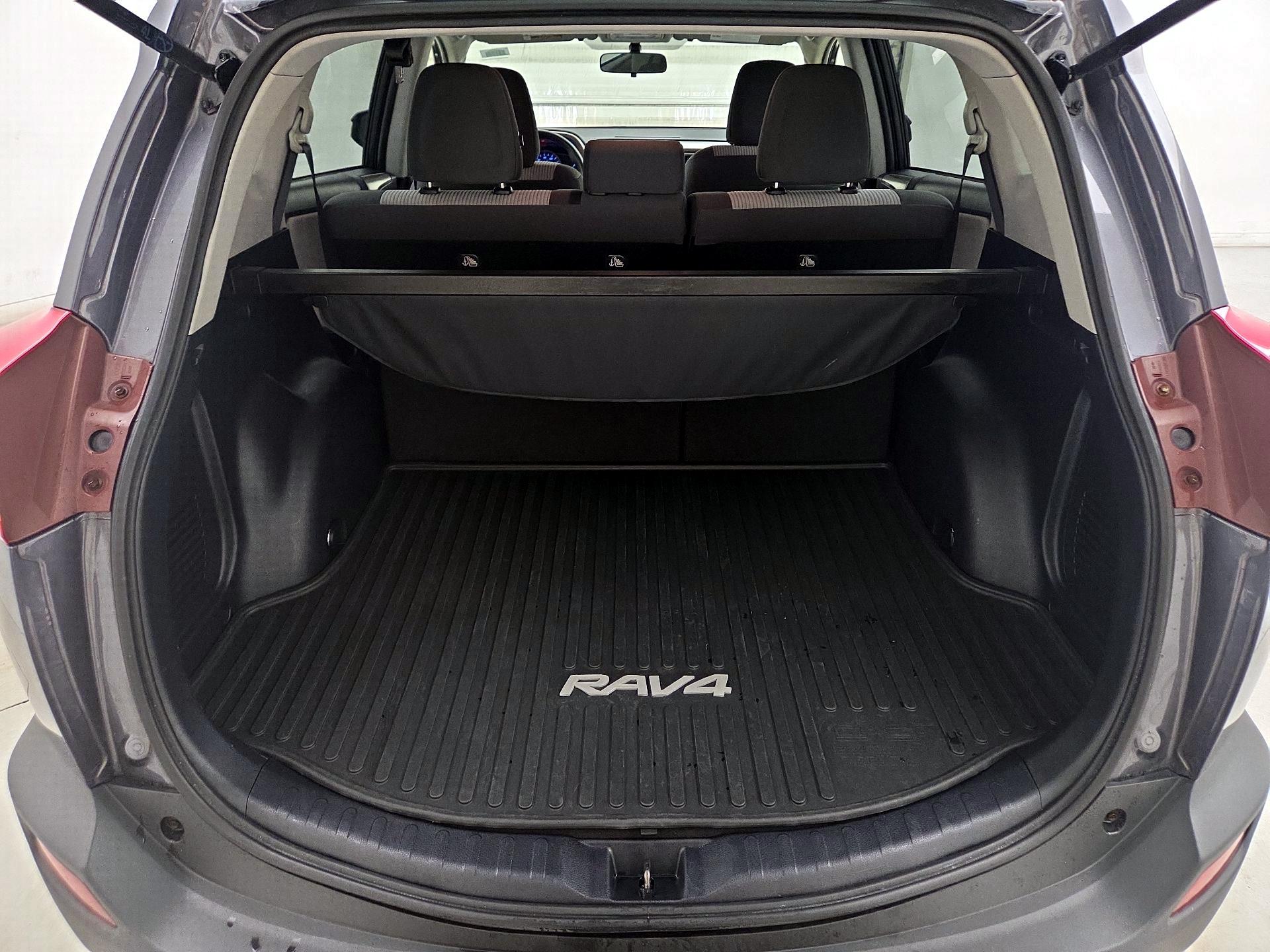 Thumbnail: 2015 Toyota RAV4 - 20