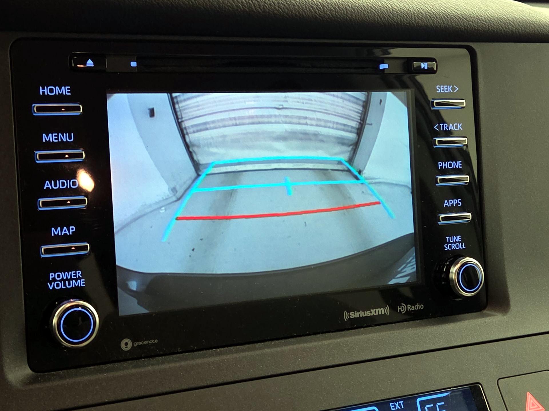 Thumbnail: 2019 Toyota Sienna - 15