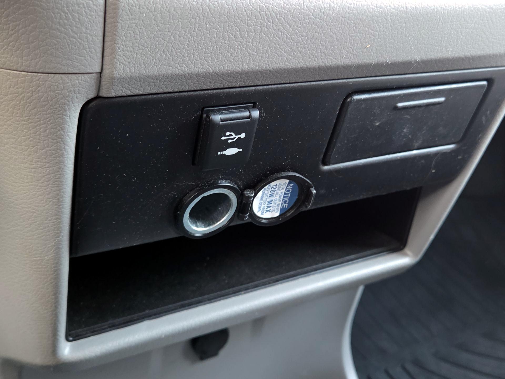 Thumbnail: 2019 Toyota Sienna - 19