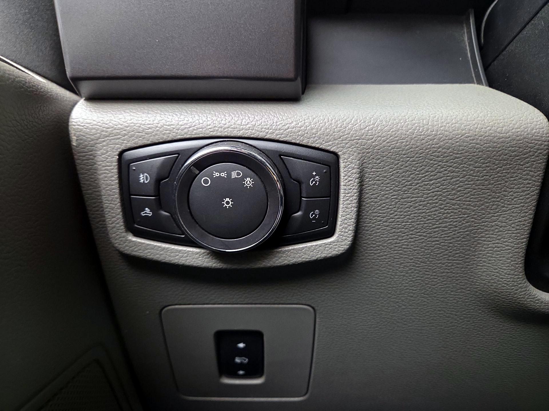 Thumbnail: 2016 Ford F-150 - 13