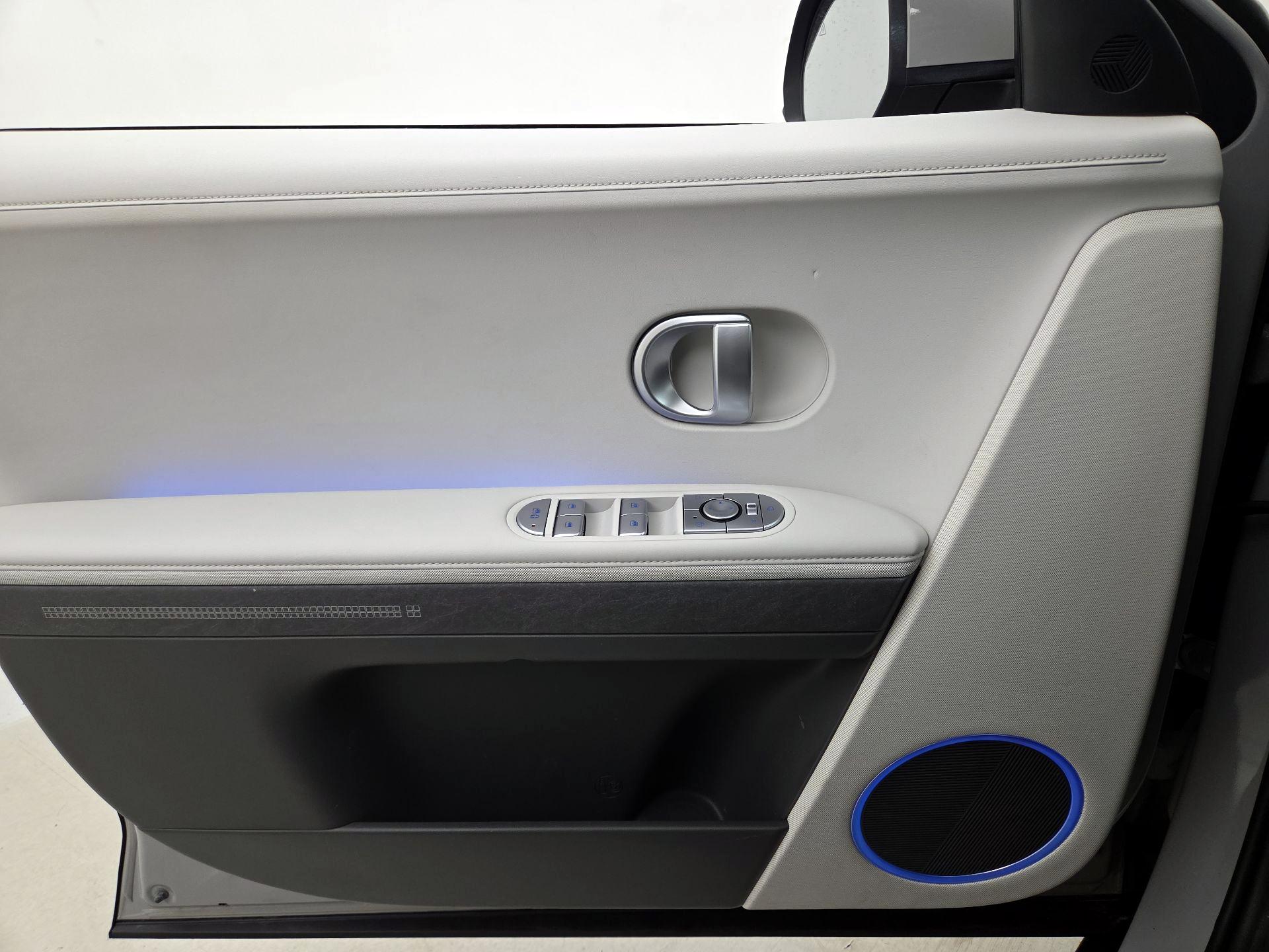 Thumbnail: 2023 Hyundai Ioniq 5 - 12