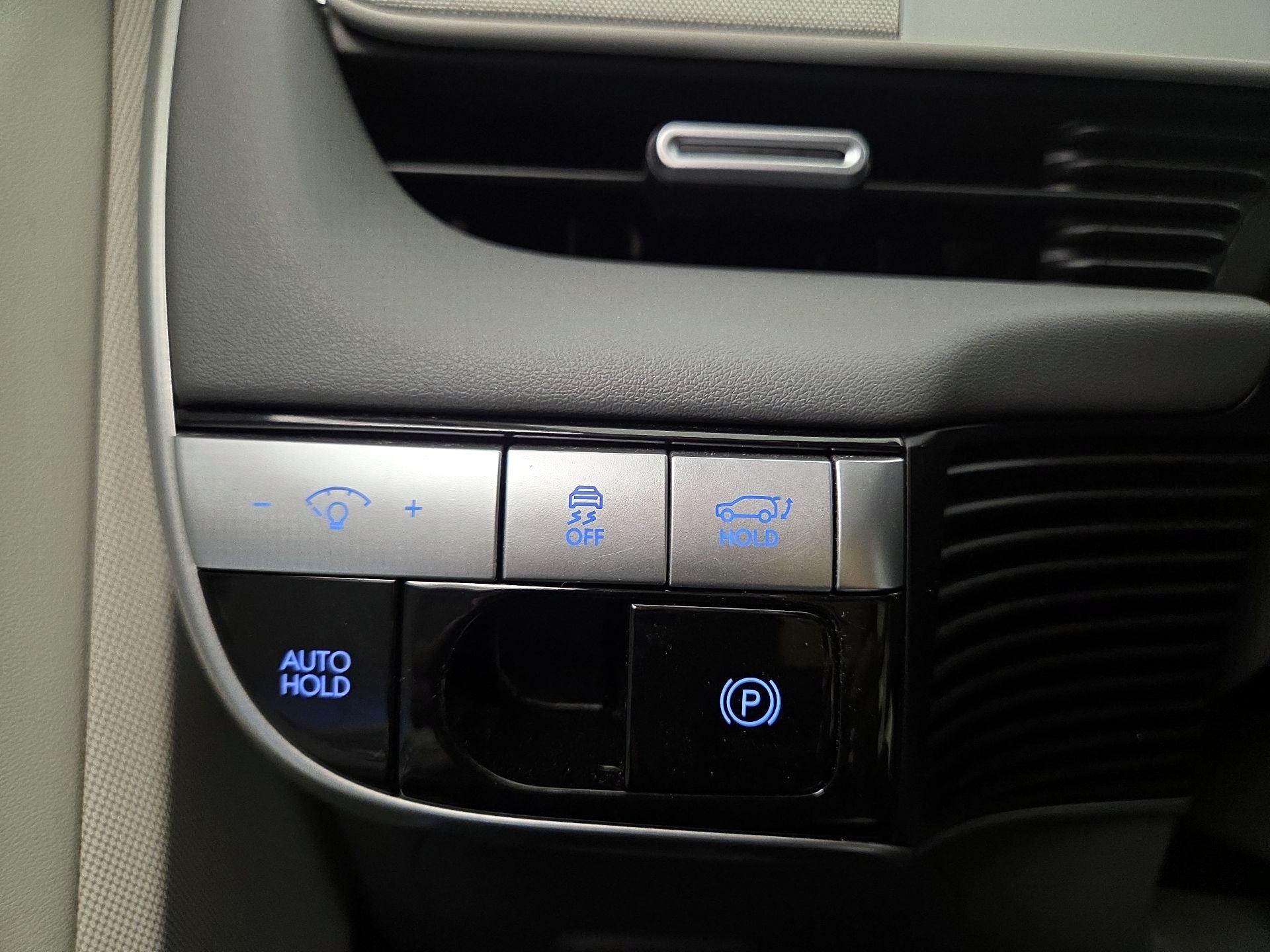 Thumbnail: 2023 Hyundai Ioniq 5 - 13