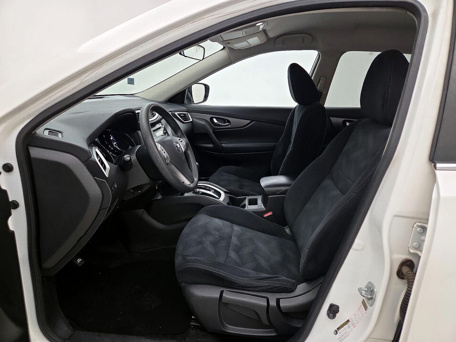 2016 Nissan Rogue S - Photo 12